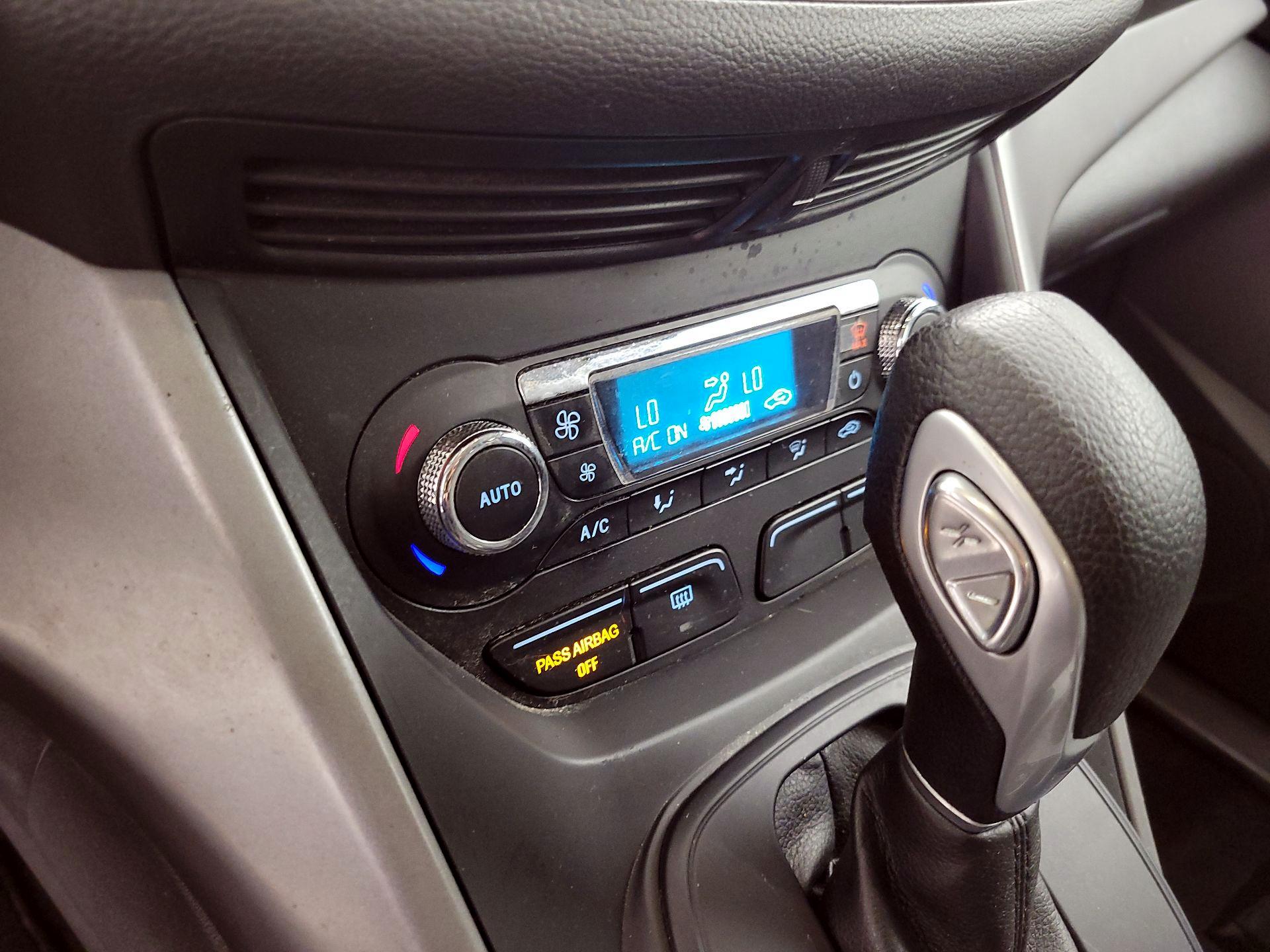 Thumbnail: 2015 Ford Escape - 17