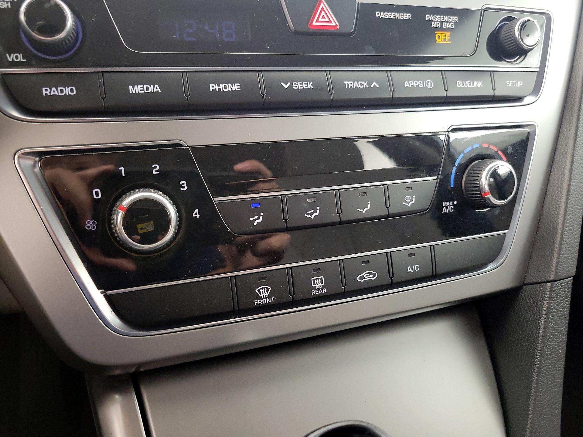 Thumbnail: 2016 Hyundai Sonata - 16