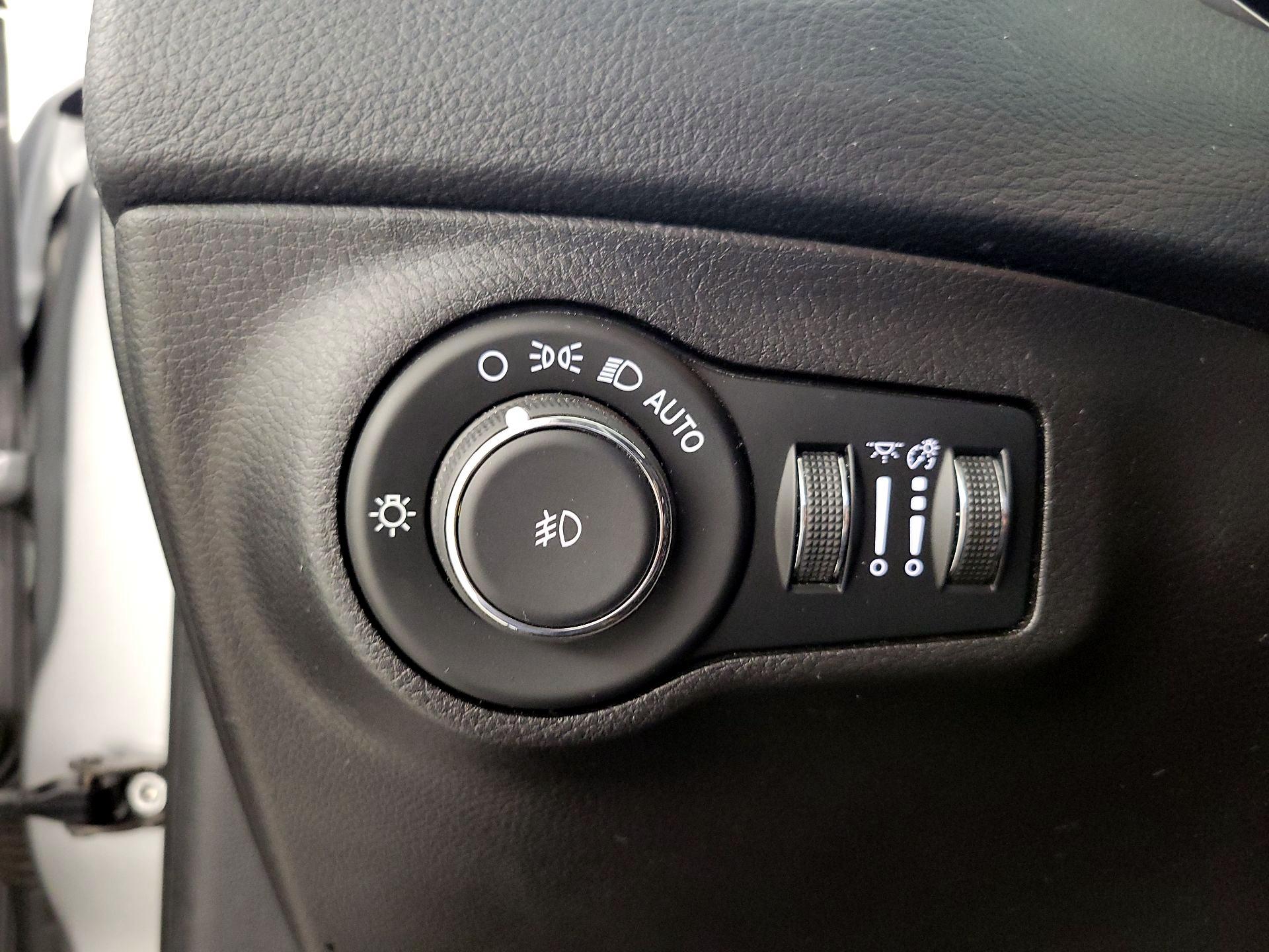 Thumbnail: 2020 Jeep Compass - 13