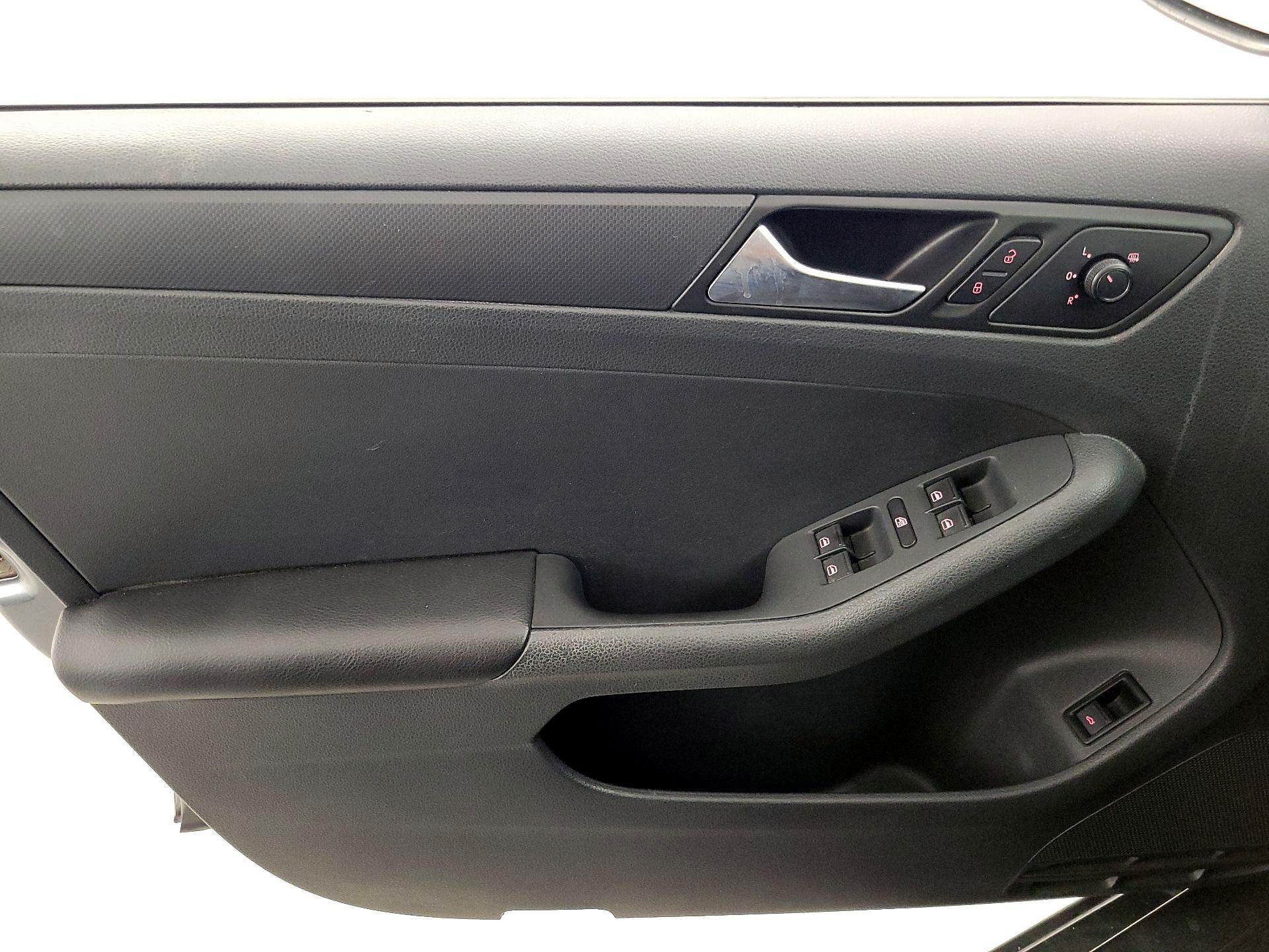 Thumbnail: 2016 Volkswagen Jetta - 12