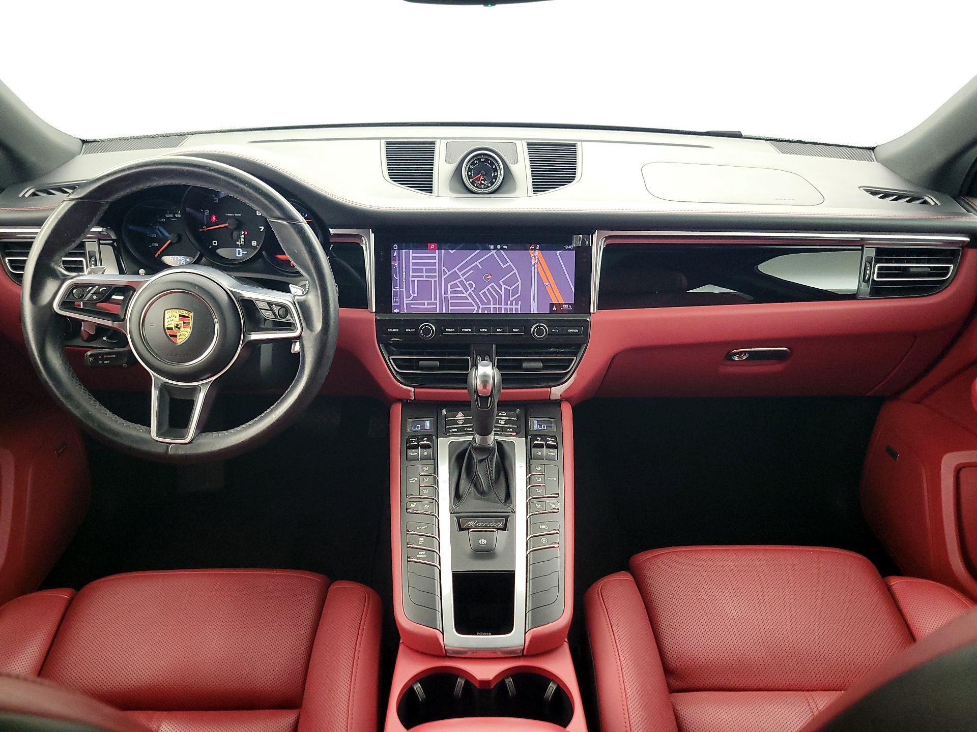 Thumbnail: 2021 Porsche Macan - 9