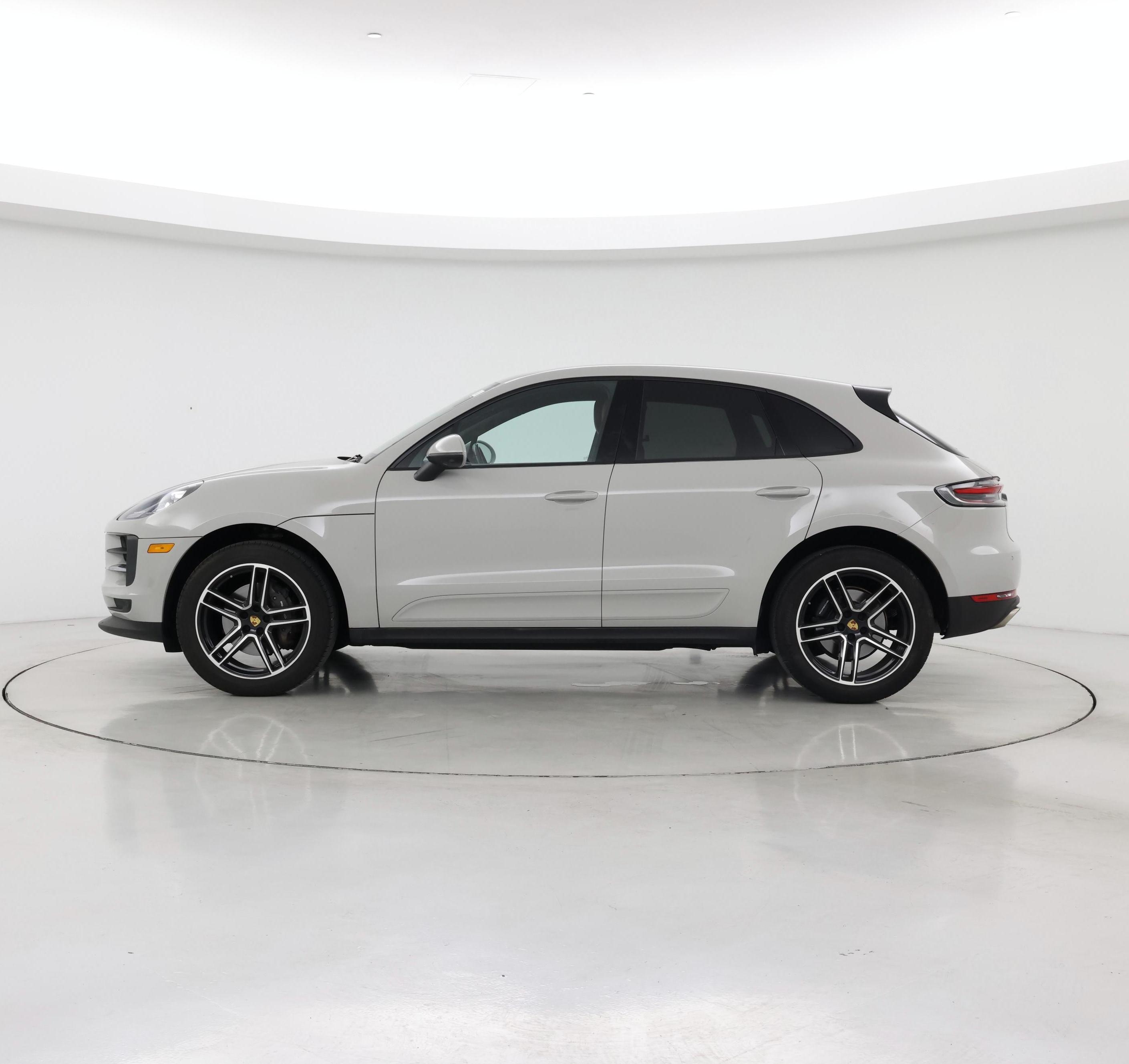 Thumbnail: 2021 Porsche Macan - 3