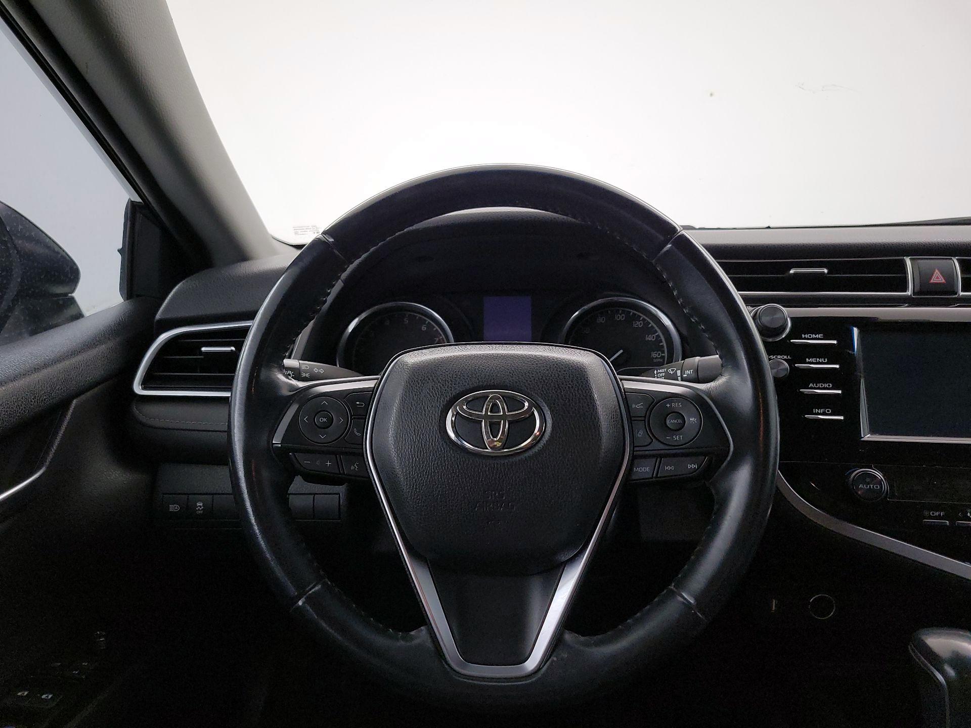 Thumbnail: 2018 Toyota Camry - 10