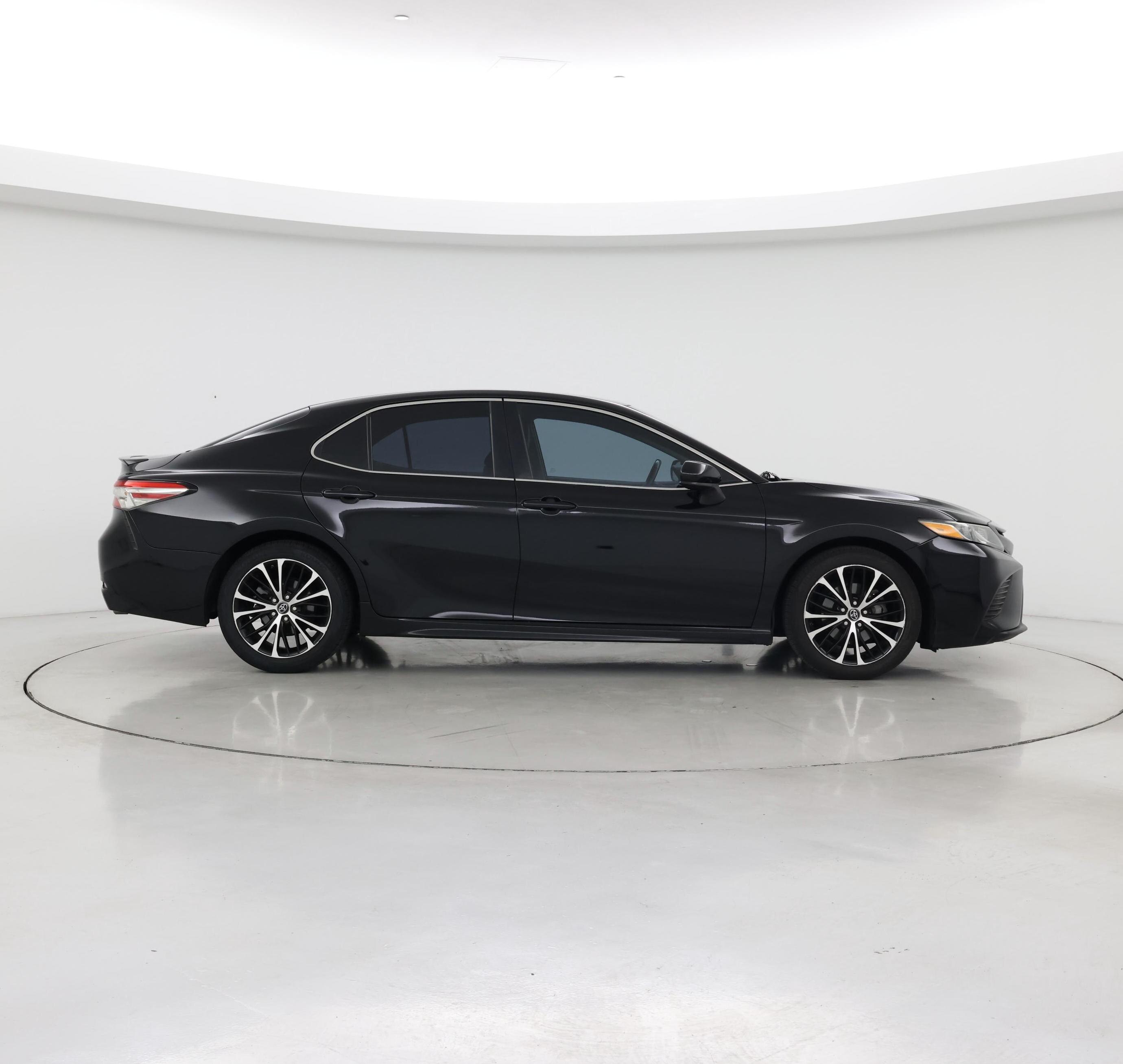 Thumbnail: 2018 Toyota Camry - 7