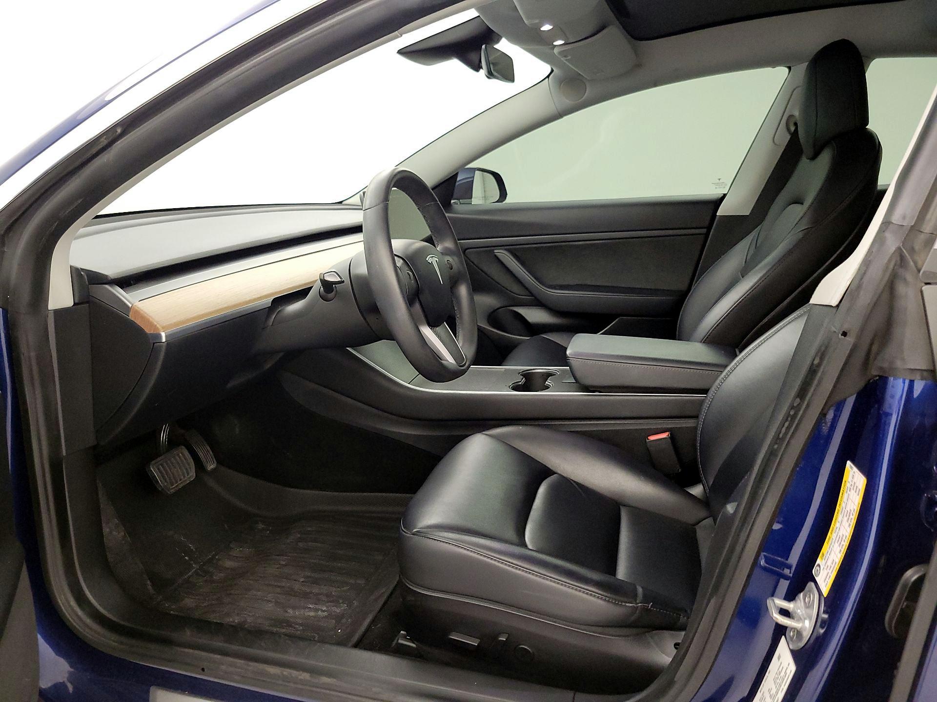 Thumbnail: 2020 Tesla Model 3 - 11