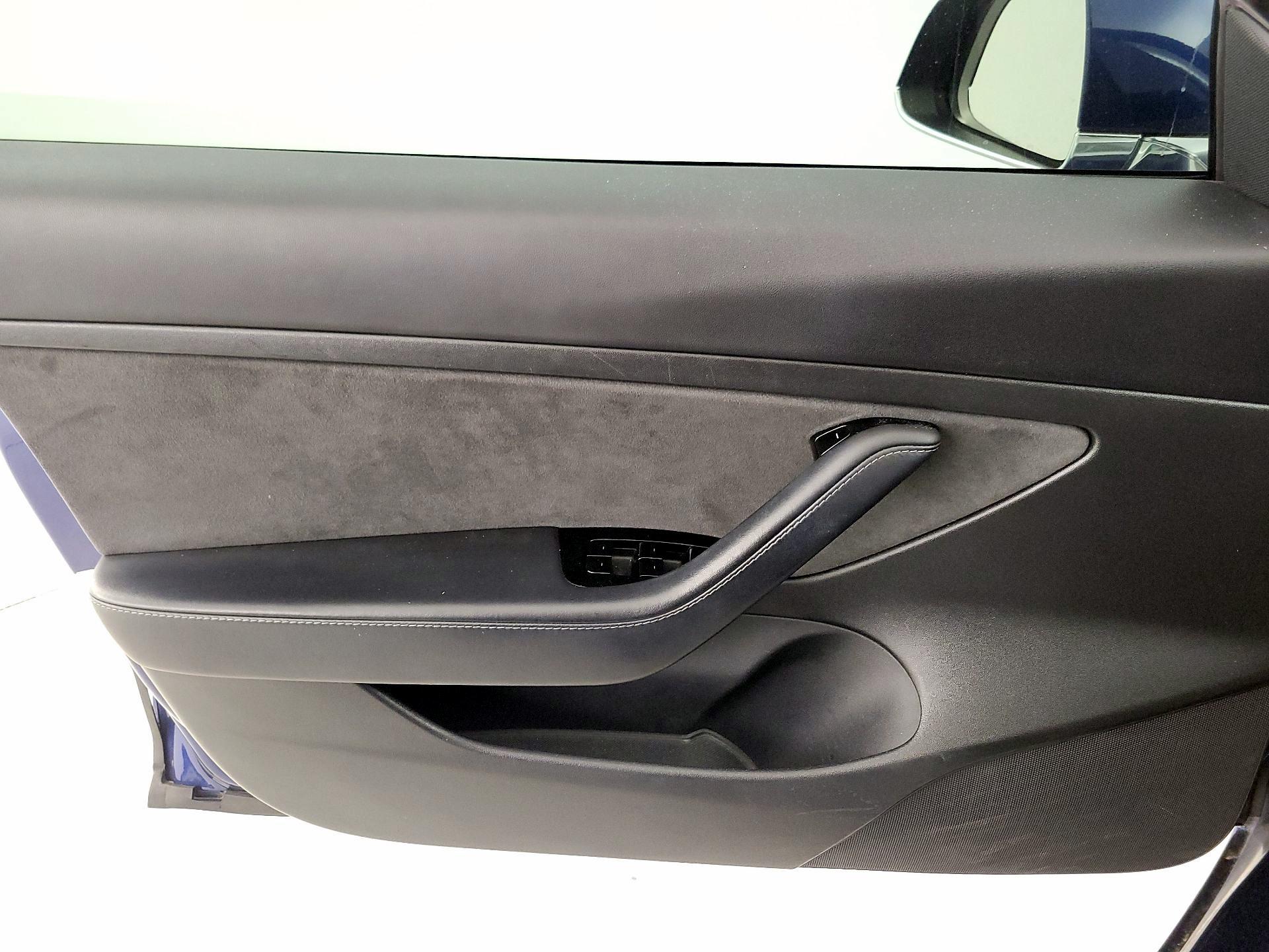 Thumbnail: 2020 Tesla Model 3 - 12