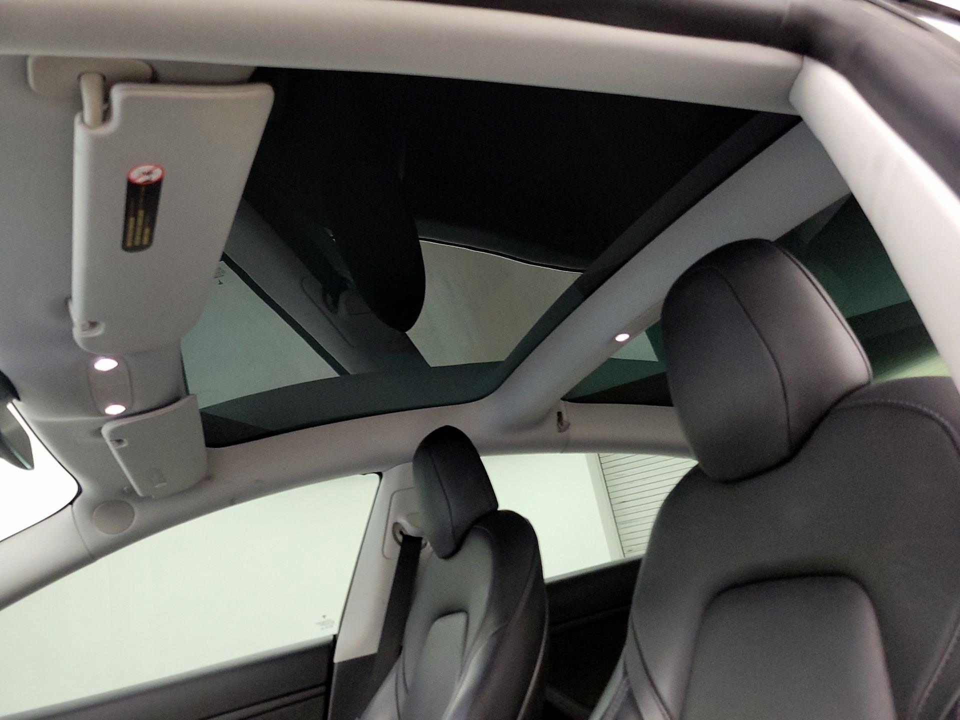 Thumbnail: 2020 Tesla Model 3 - 18
