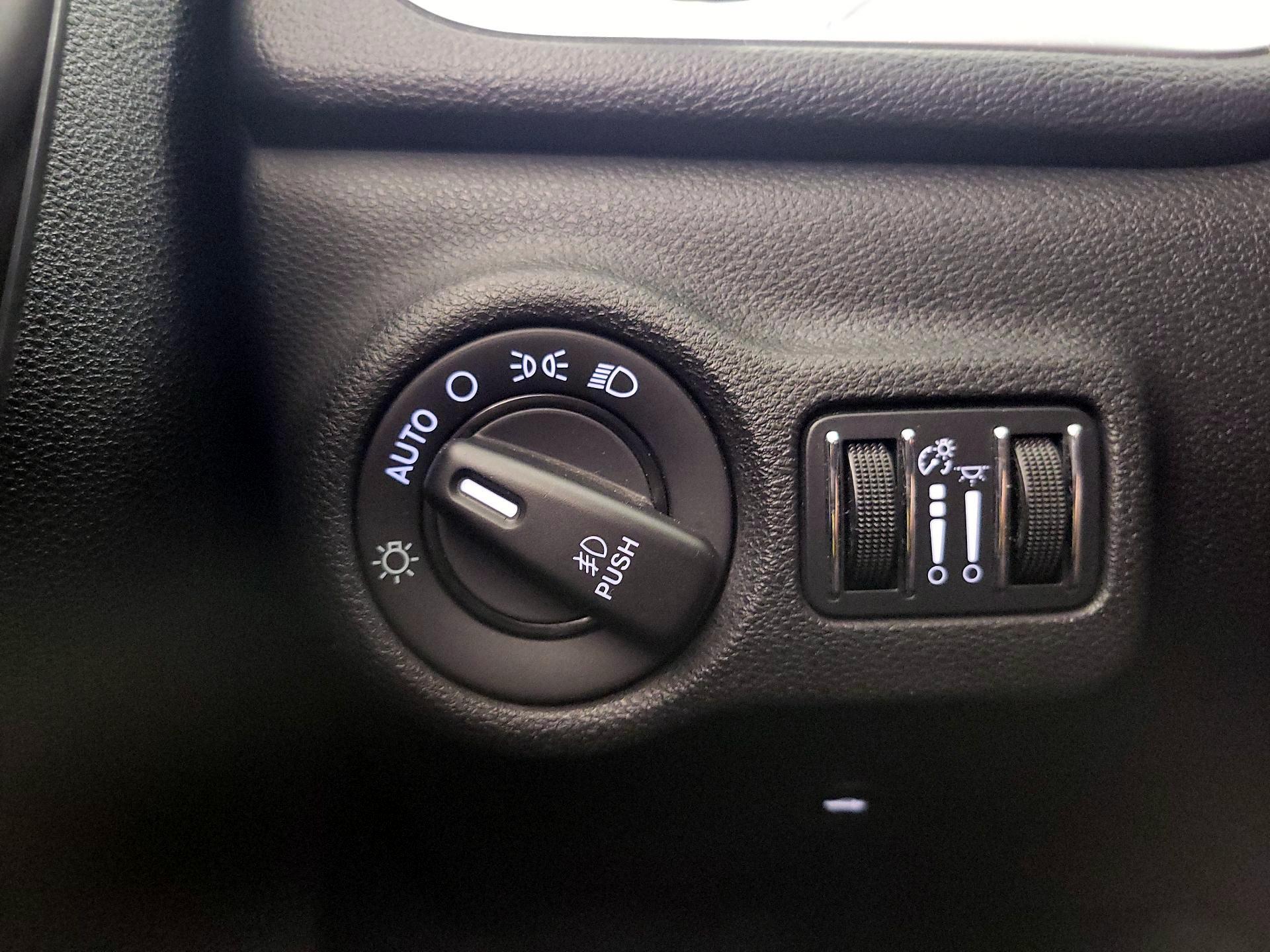 Thumbnail: 2015 Dodge Dart - 13