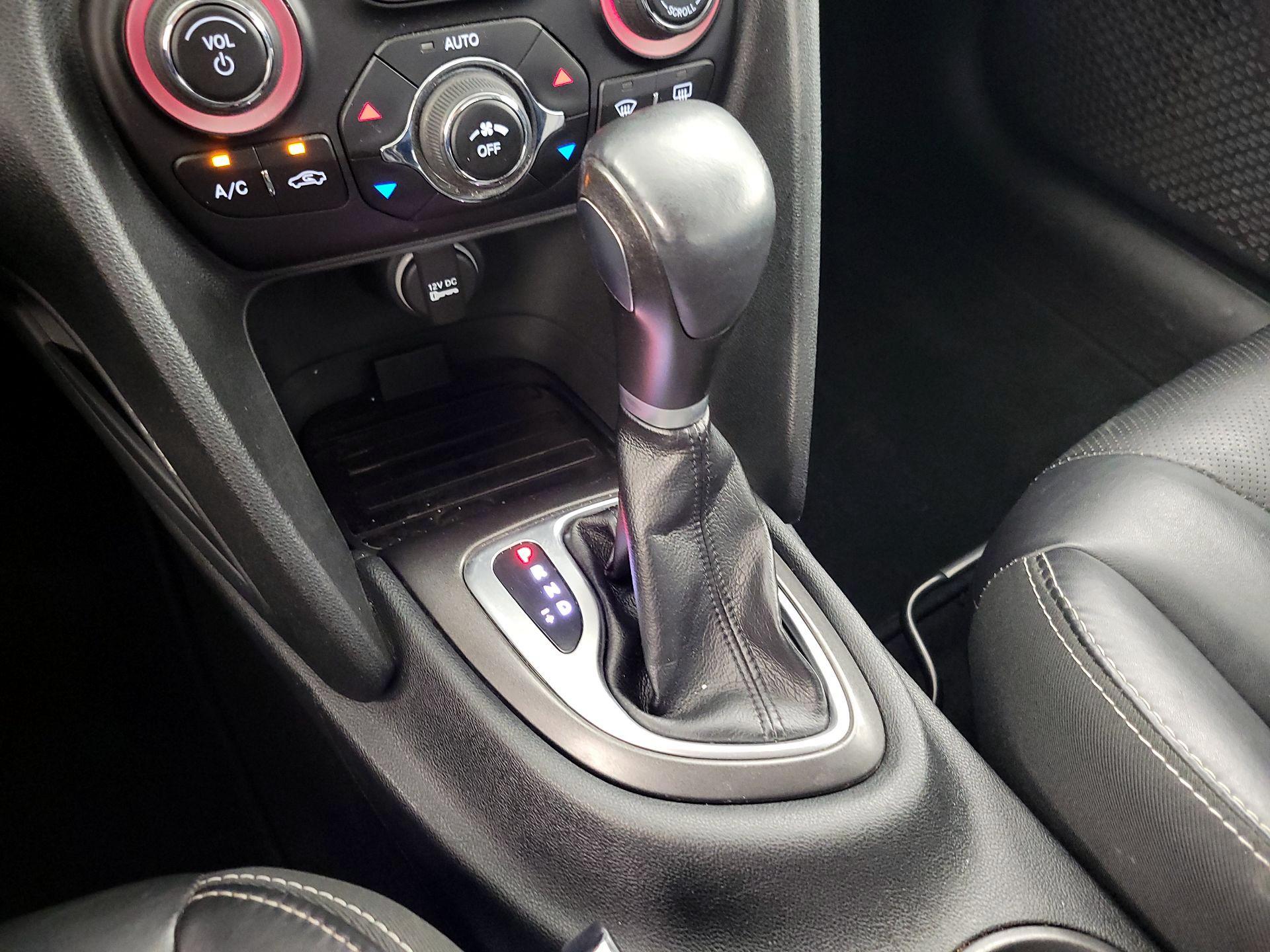 Thumbnail: 2015 Dodge Dart - 17