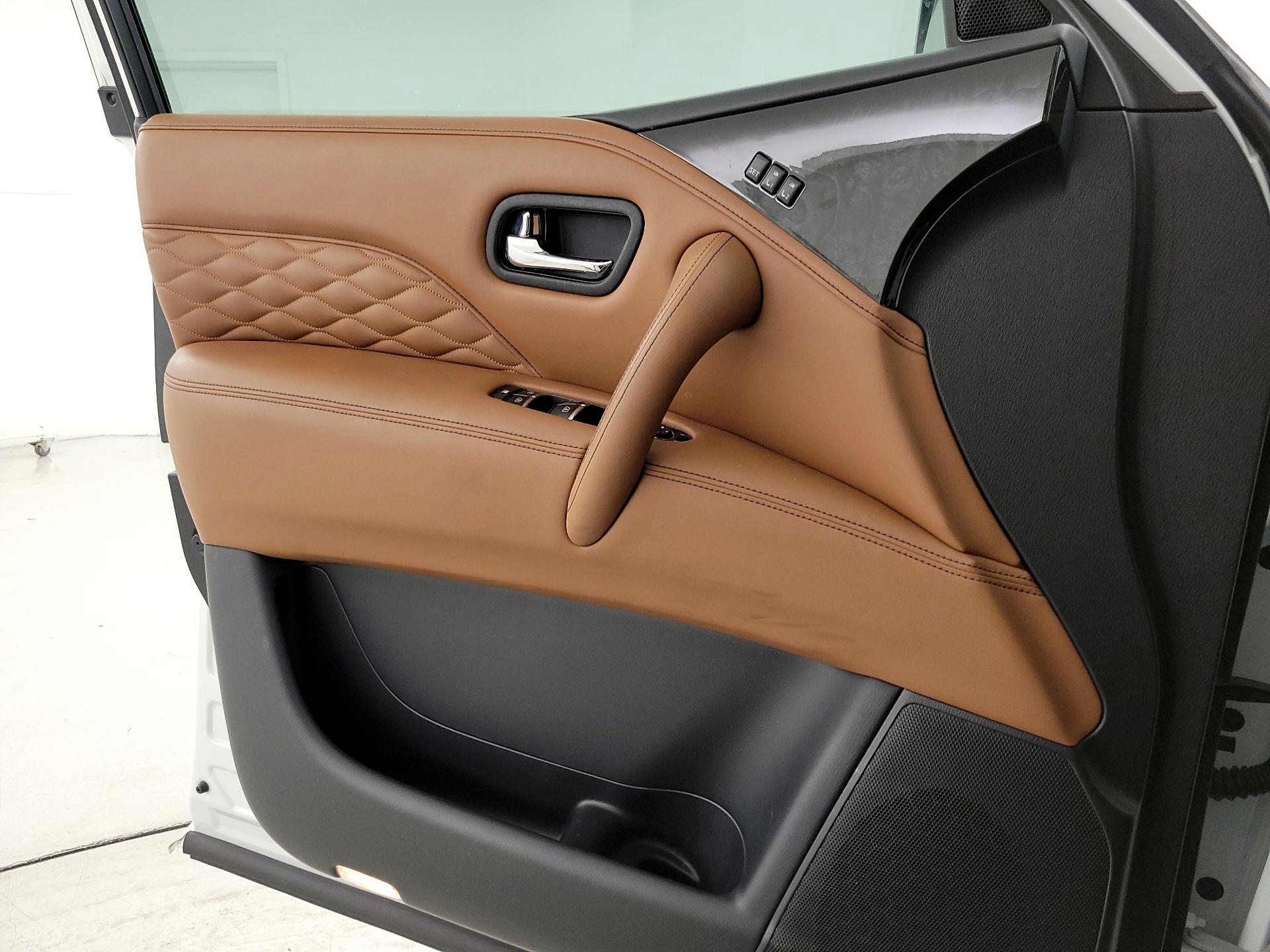 Thumbnail: 2019 INFINITI QX80 - 12