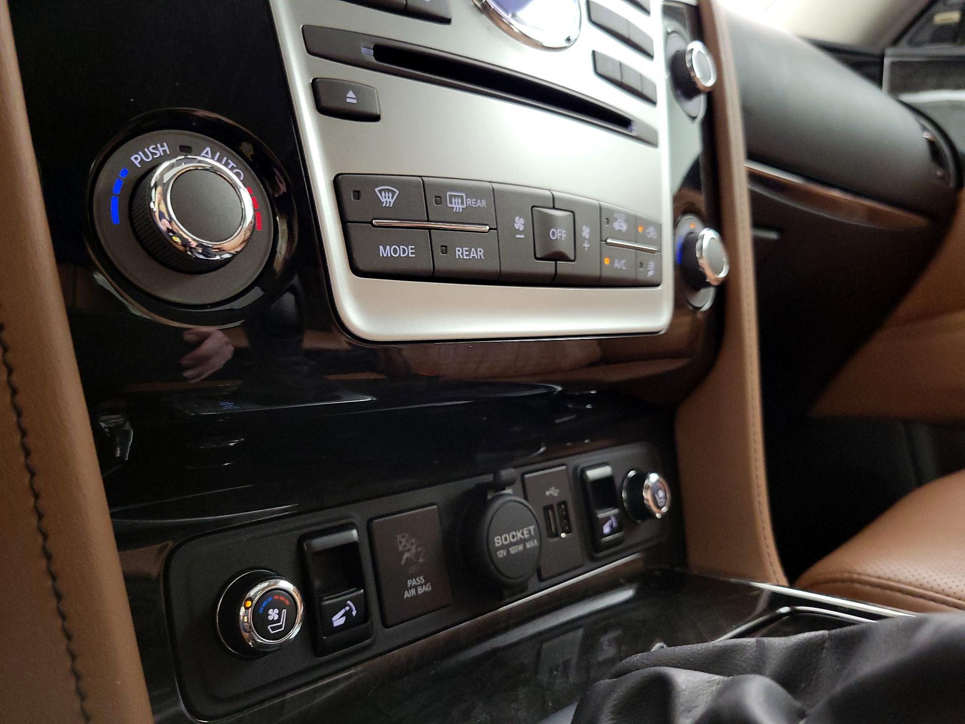 Thumbnail: 2019 INFINITI QX80 - 17