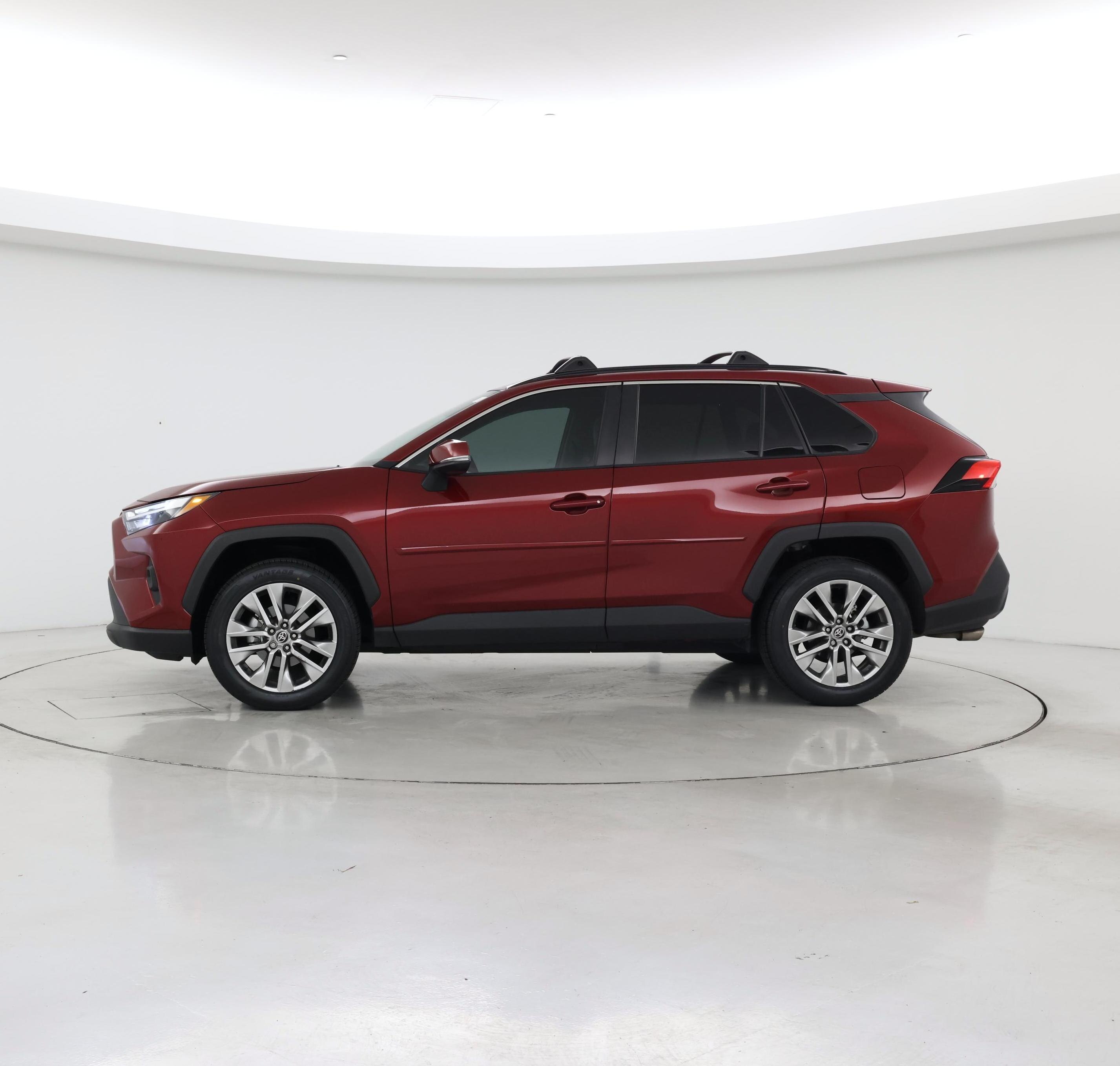 Thumbnail: 2022 Toyota RAV4 - 3