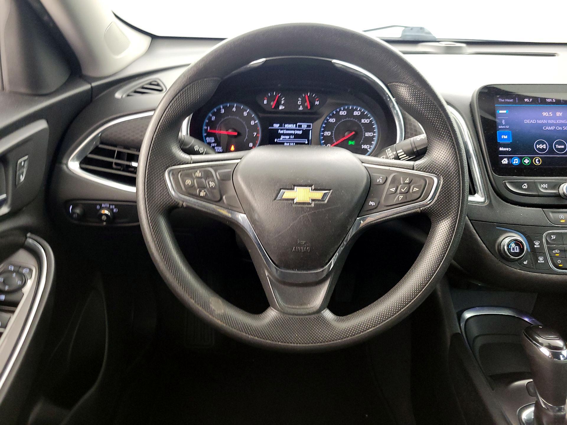 Thumbnail: 2020 Chevrolet Malibu - 10