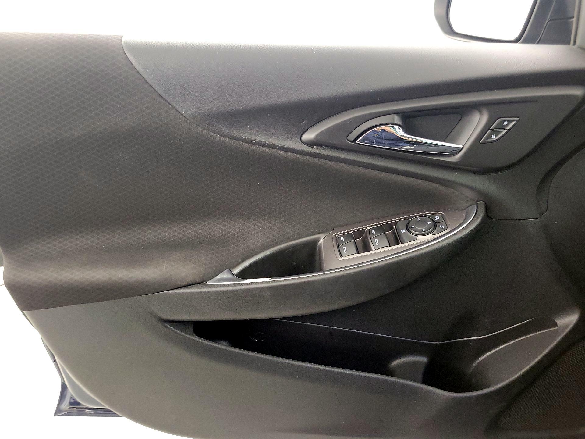 Thumbnail: 2020 Chevrolet Malibu - 12