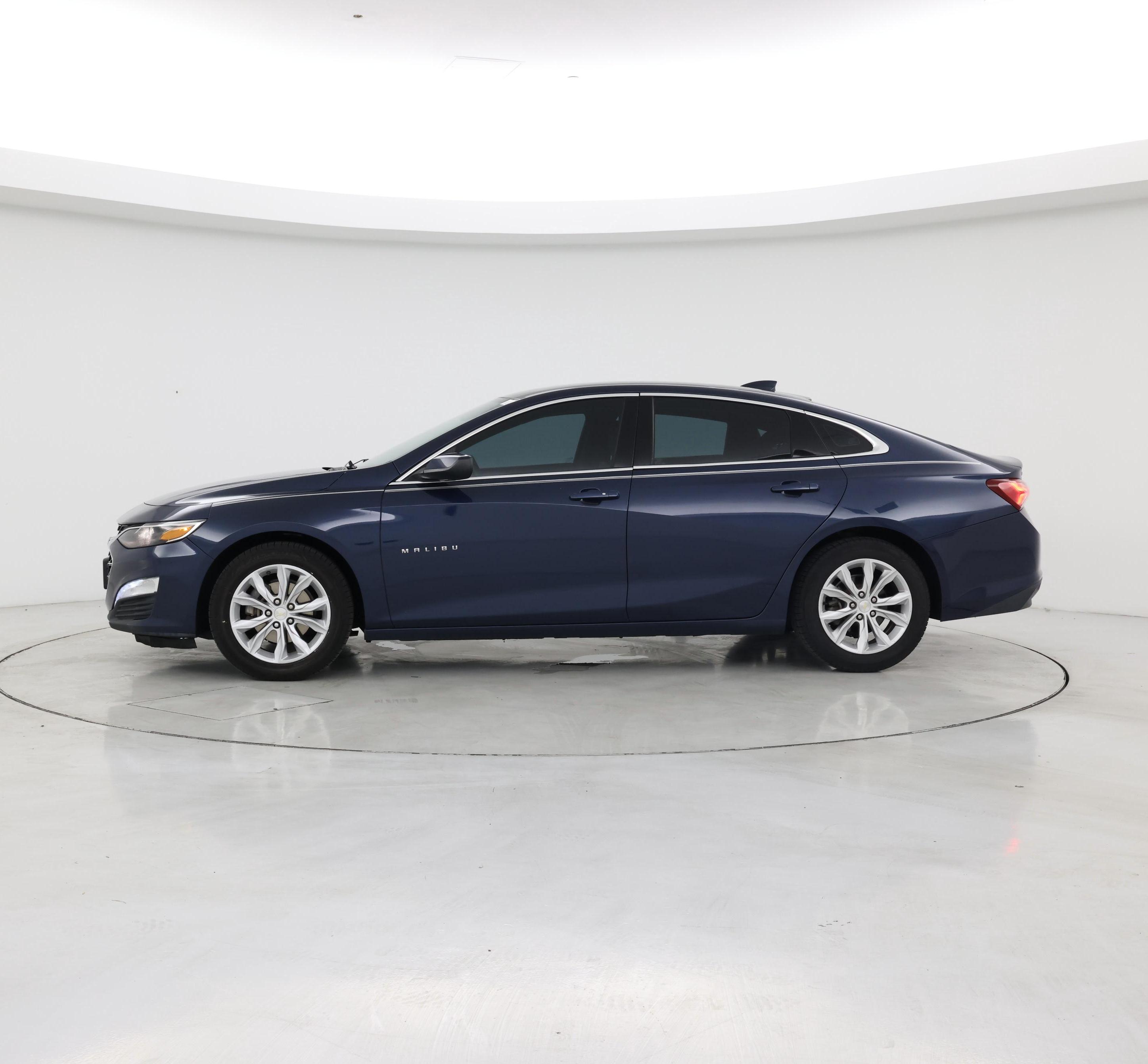 Thumbnail: 2020 Chevrolet Malibu - 3