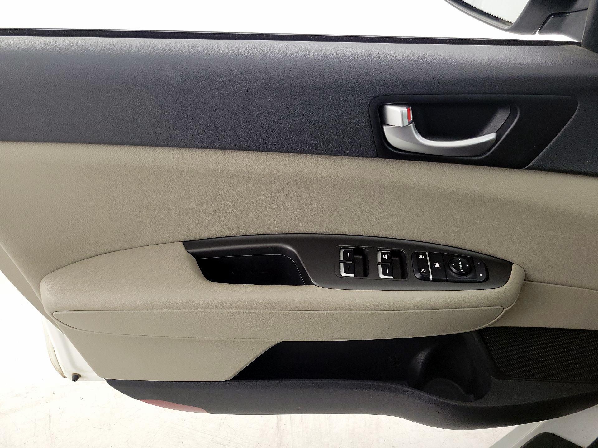 Thumbnail: 2016 Kia Optima - 12