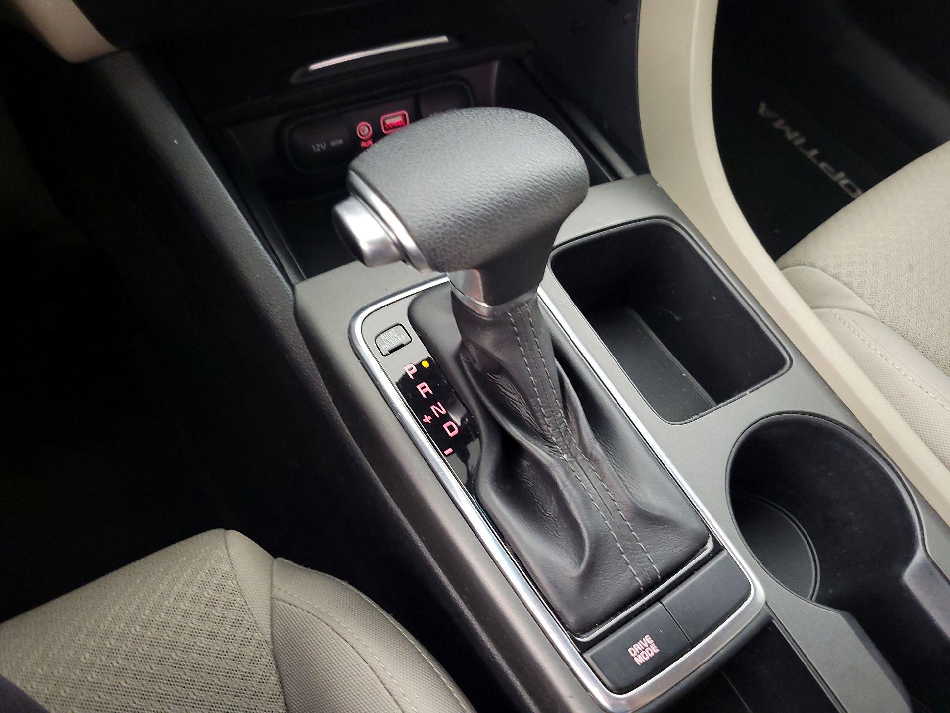 Thumbnail: 2016 Kia Optima - 17