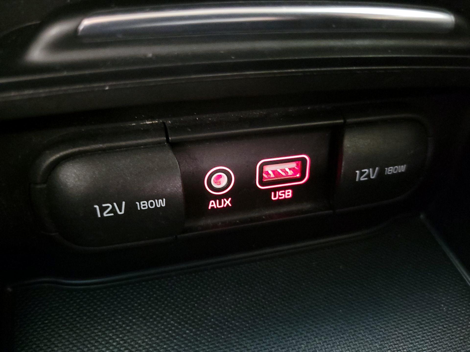 Thumbnail: 2016 Kia Optima - 18