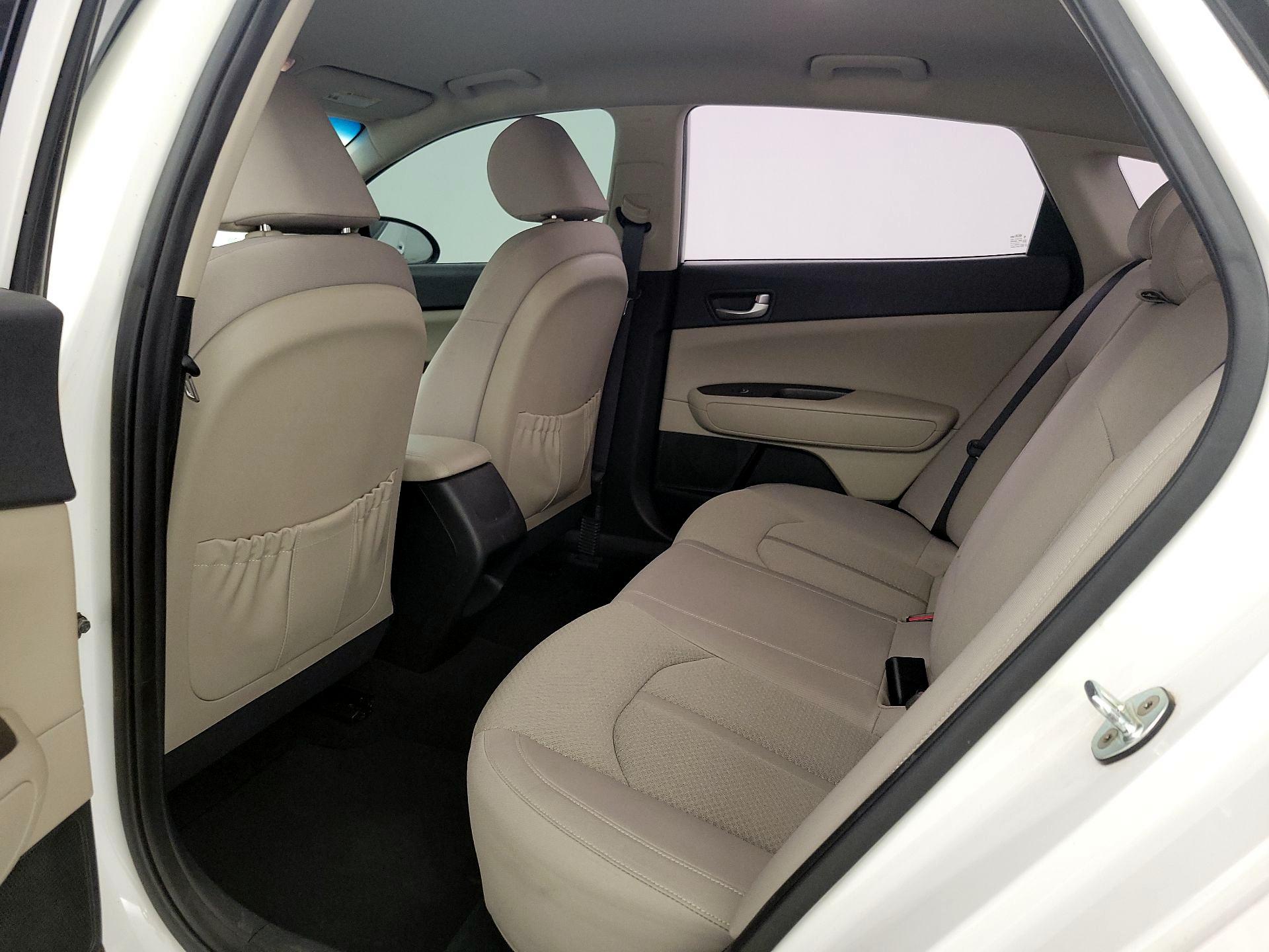 Thumbnail: 2016 Kia Optima - 19
