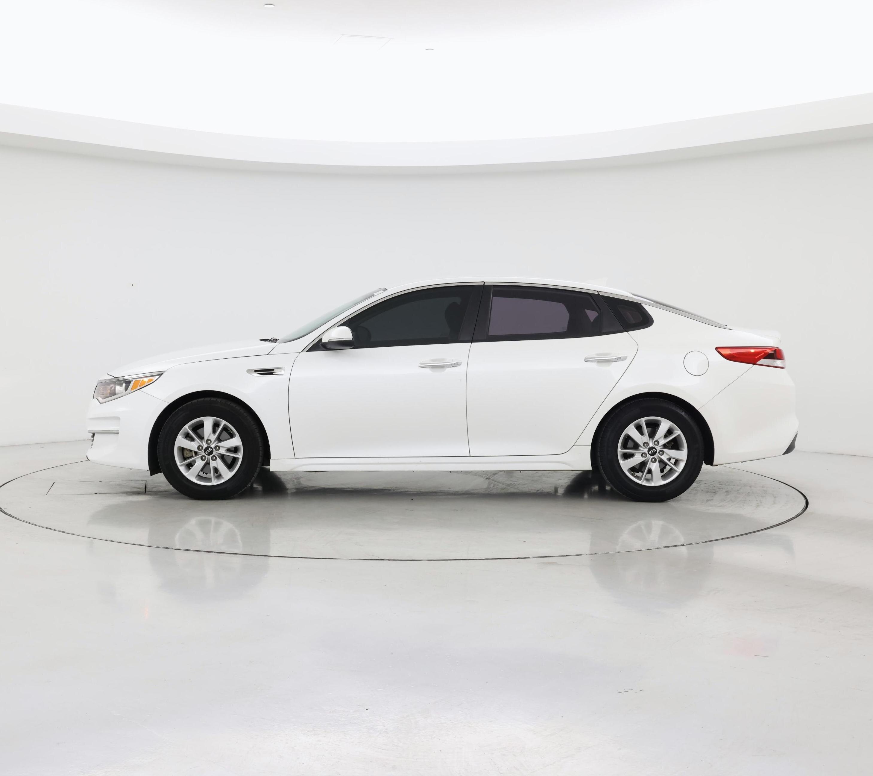 Thumbnail: 2016 Kia Optima - 3