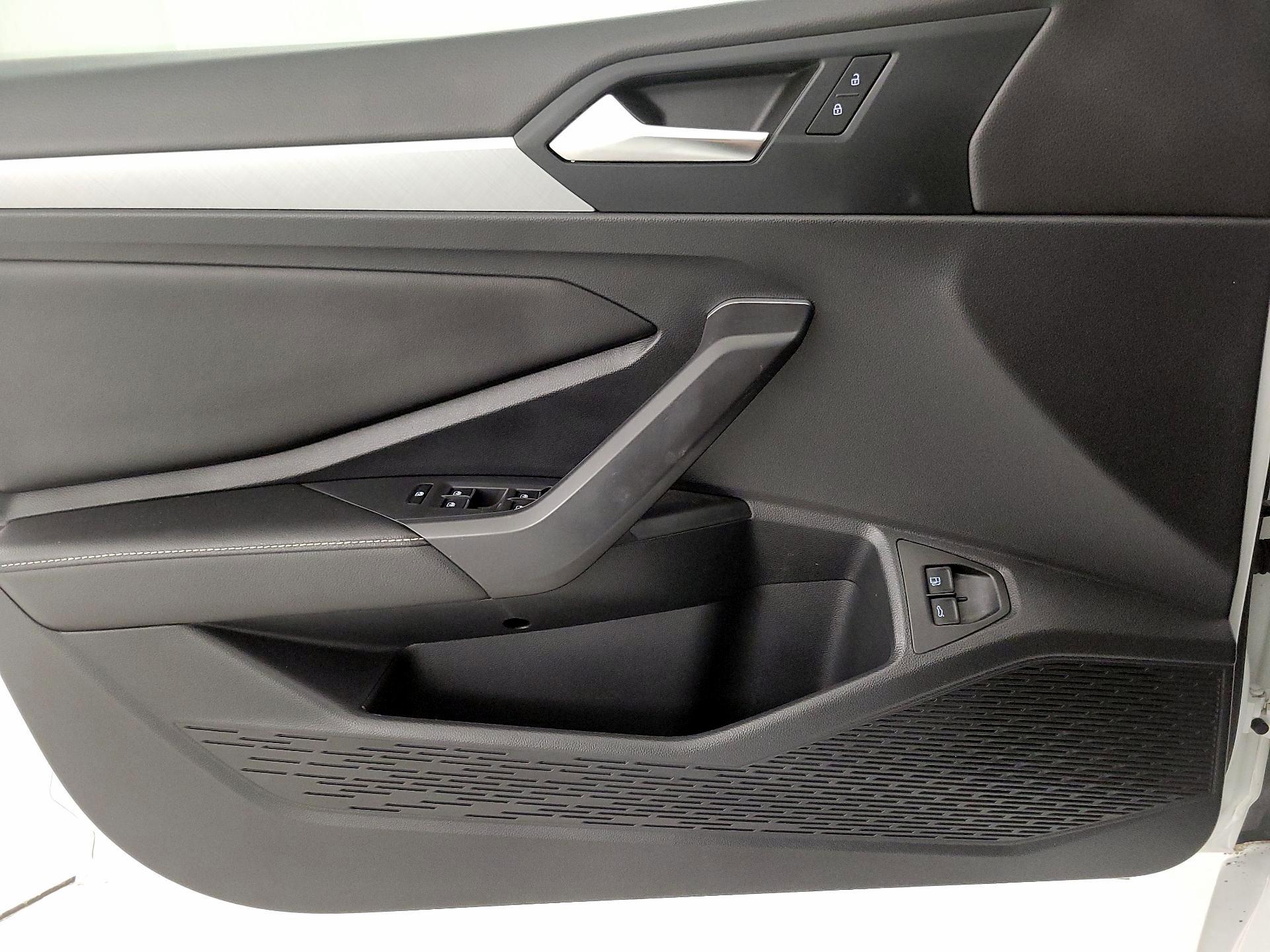 Thumbnail: 2022 Volkswagen Jetta - 12