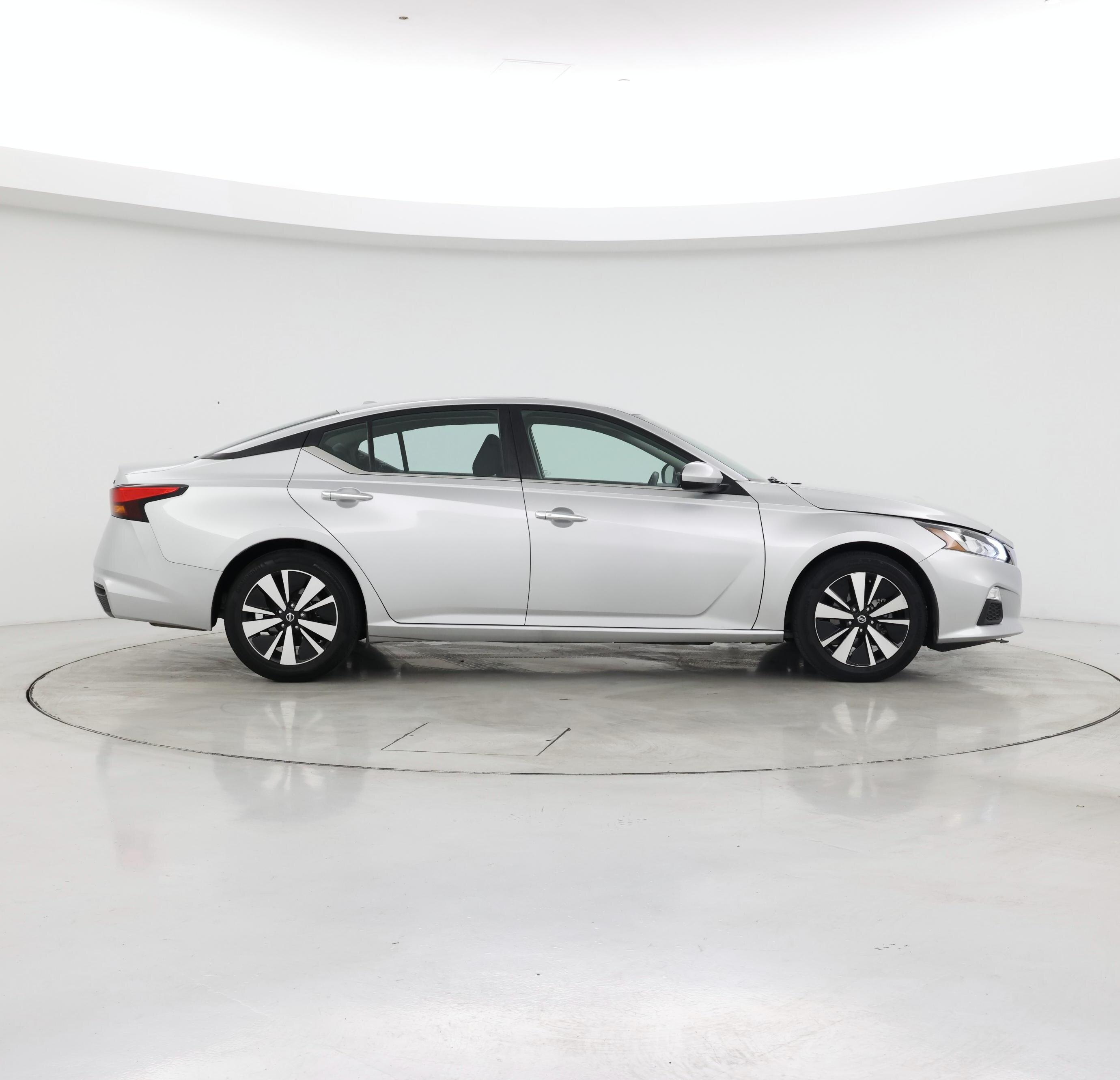 Thumbnail: 2021 Nissan Altima - 7