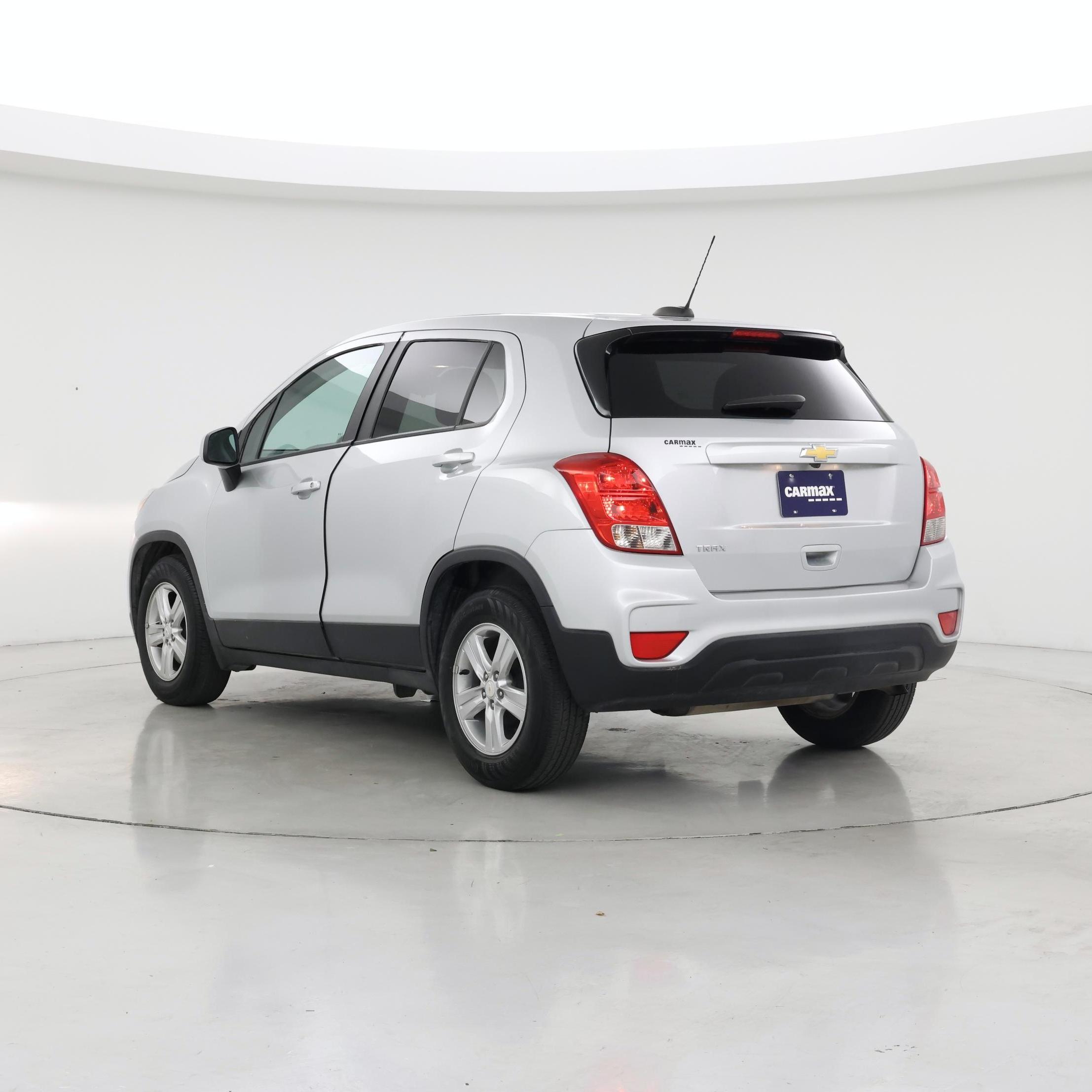 Thumbnail: 2022 Chevrolet Trax - 2