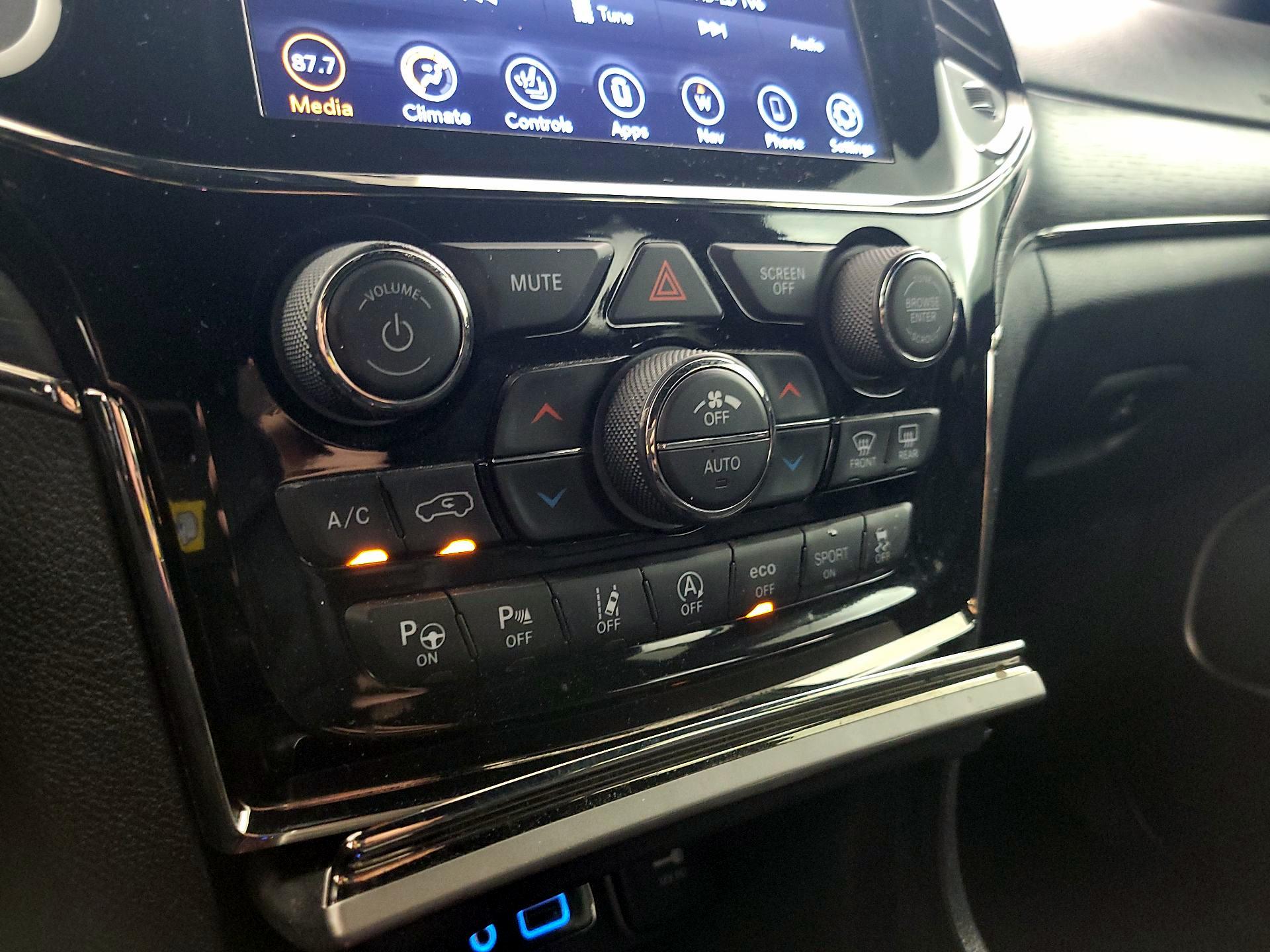 Thumbnail: 2021 Jeep Grand Cherokee - 17