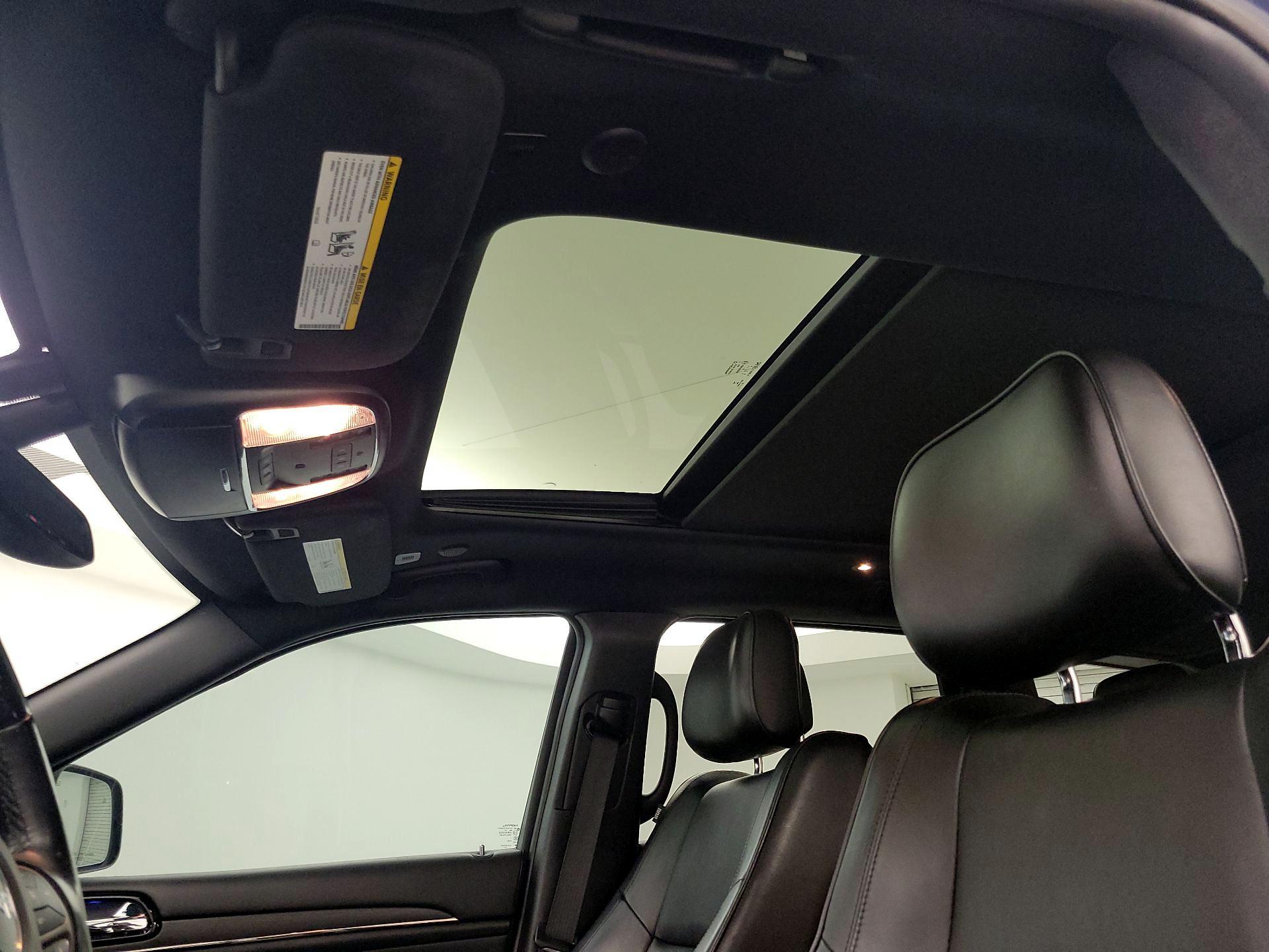 Thumbnail: 2021 Jeep Grand Cherokee - 20