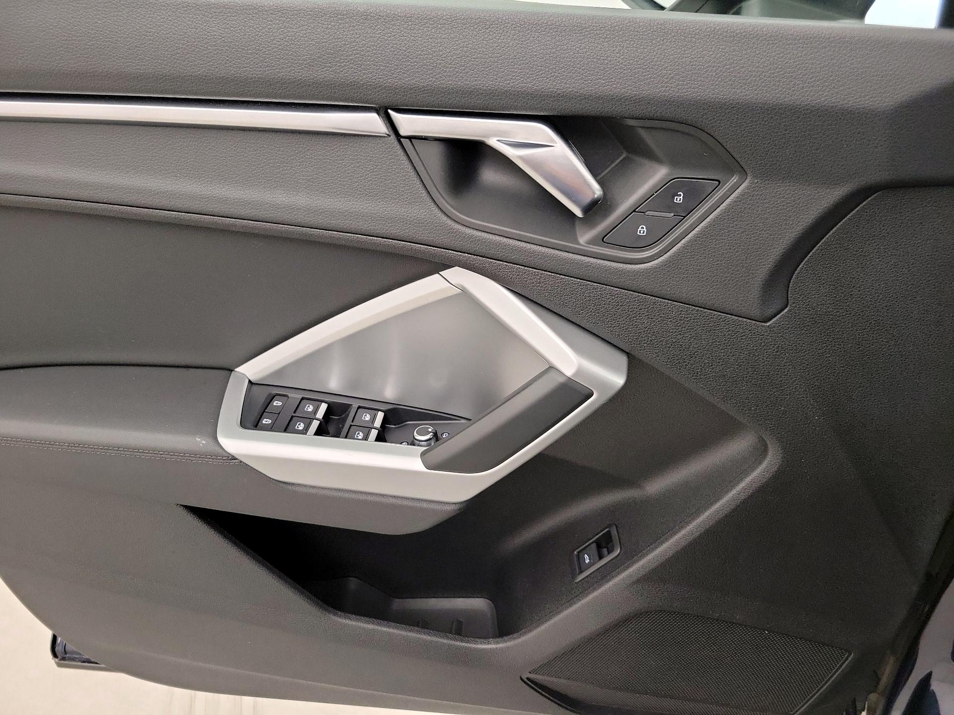 Thumbnail: 2020 Audi Q3 - 12