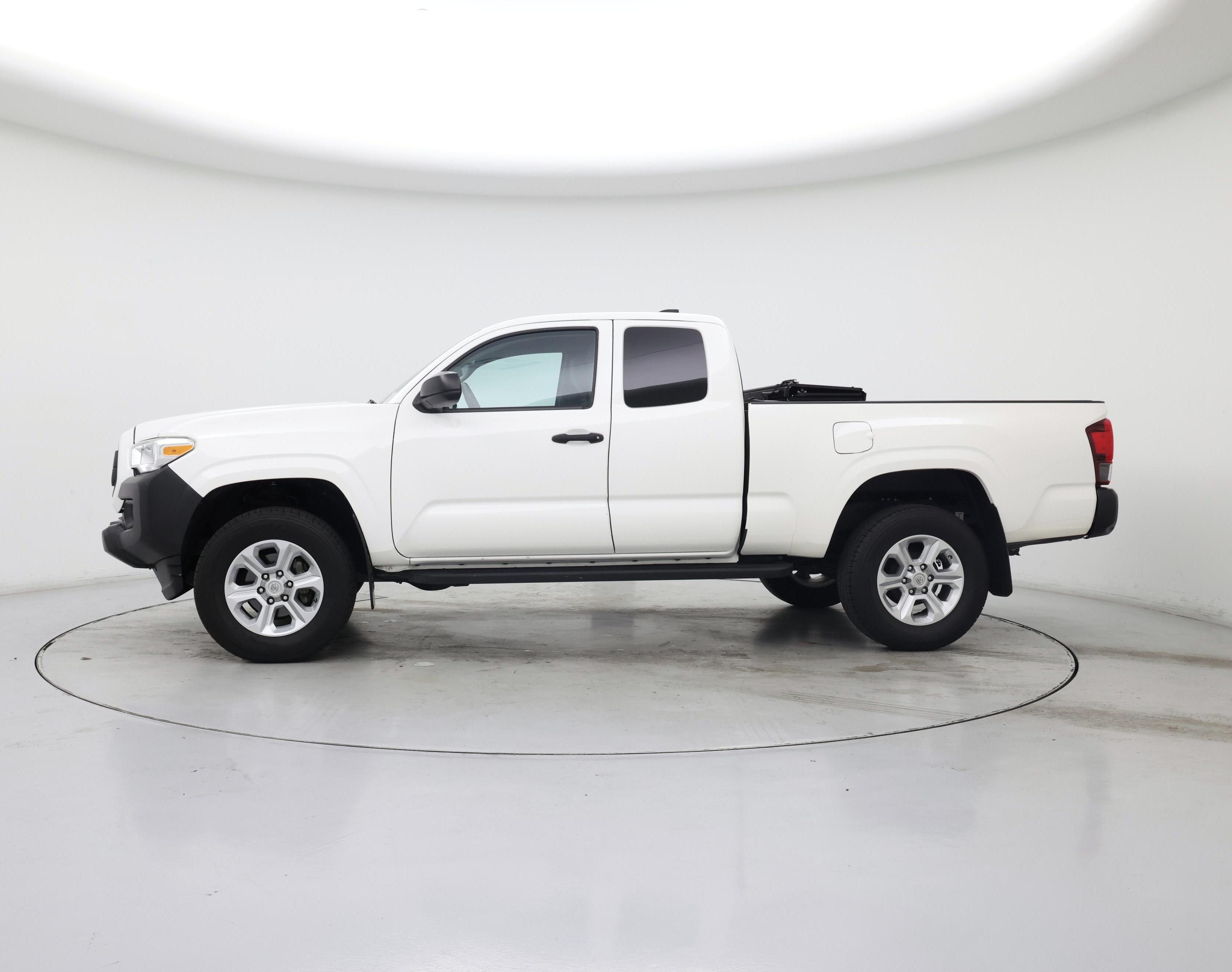 Thumbnail: 2020 Toyota Tacoma - 3