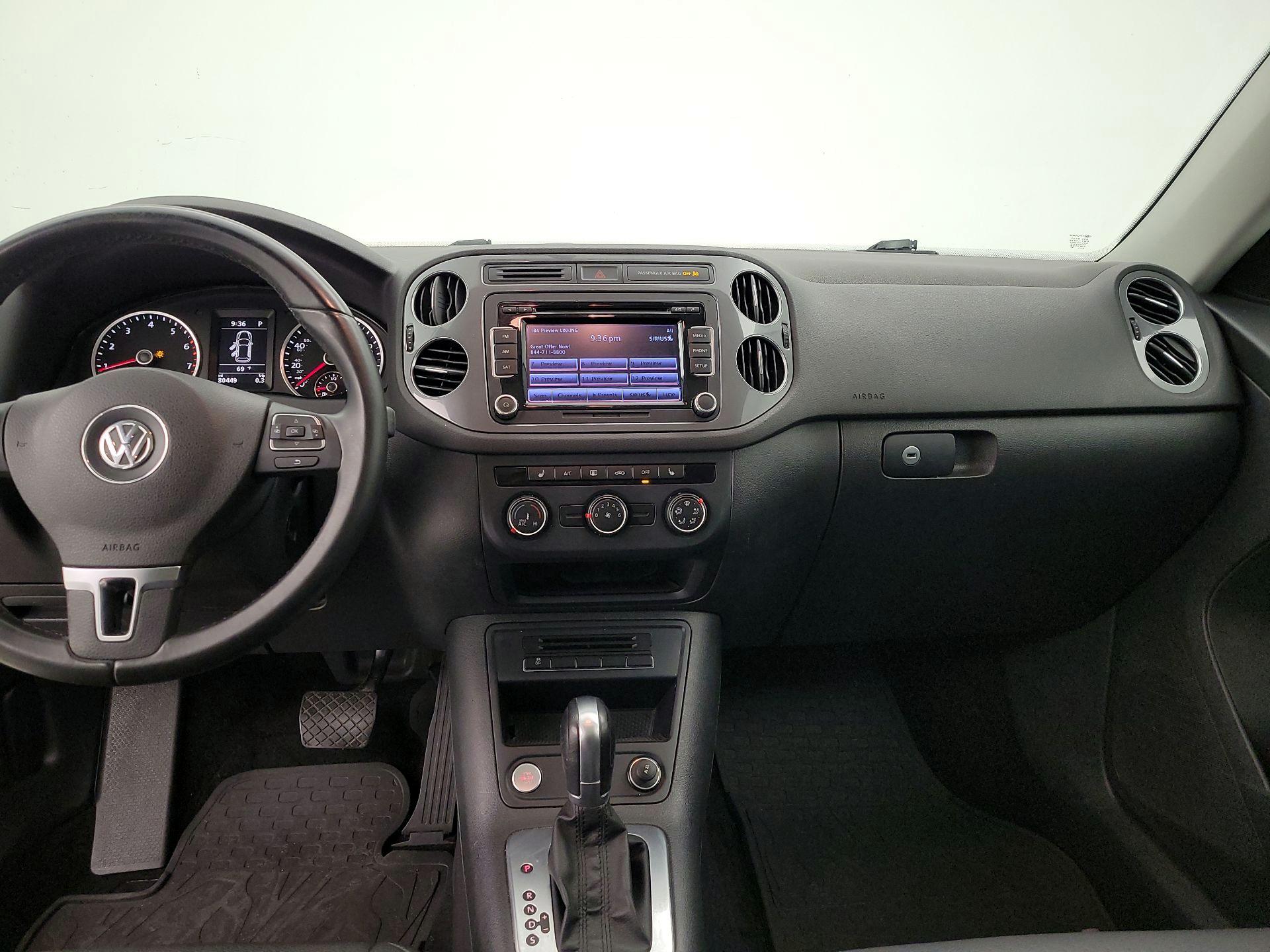 Thumbnail: 2015 Volkswagen Tiguan - 9