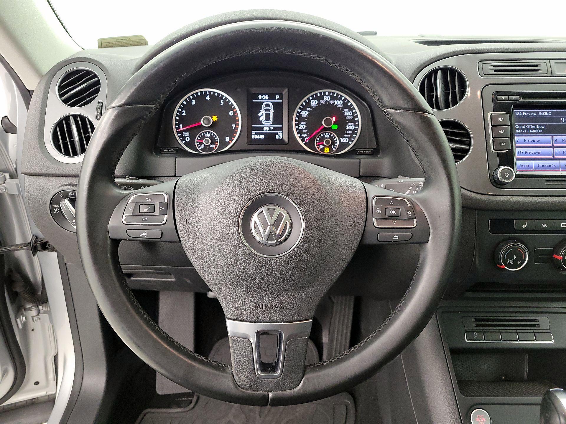 Thumbnail: 2015 Volkswagen Tiguan - 10