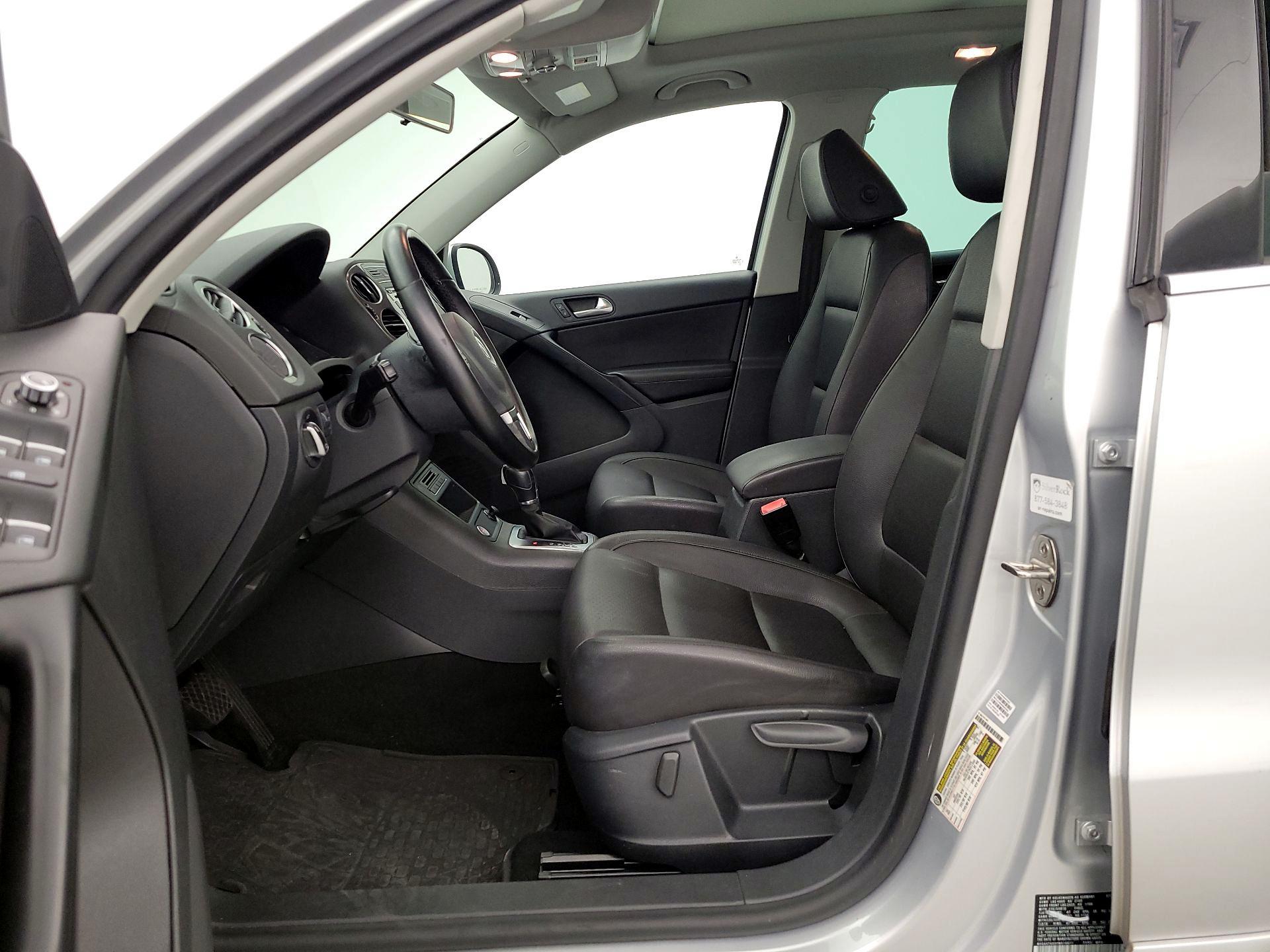 Thumbnail: 2015 Volkswagen Tiguan - 11