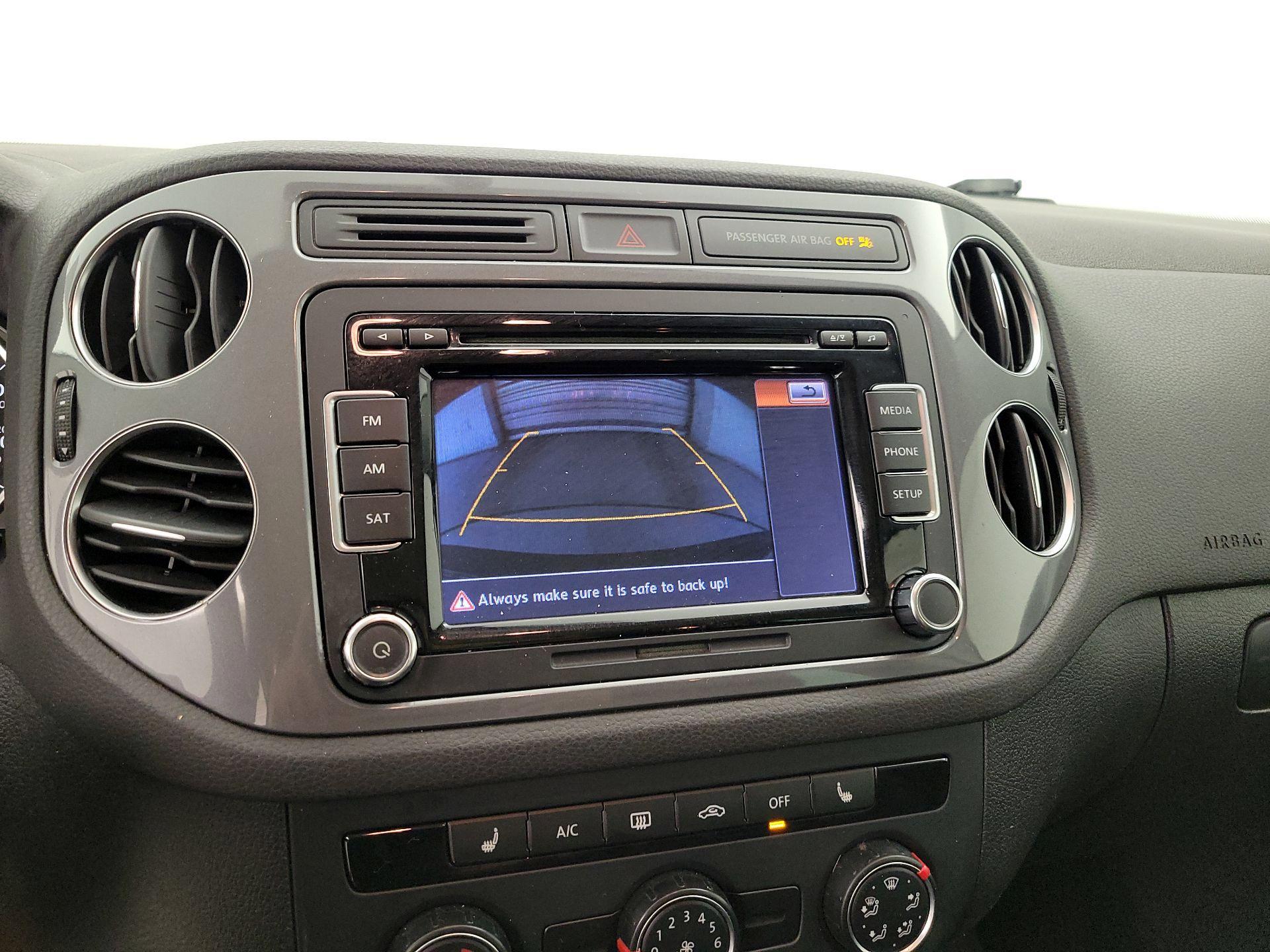 Thumbnail: 2015 Volkswagen Tiguan - 14