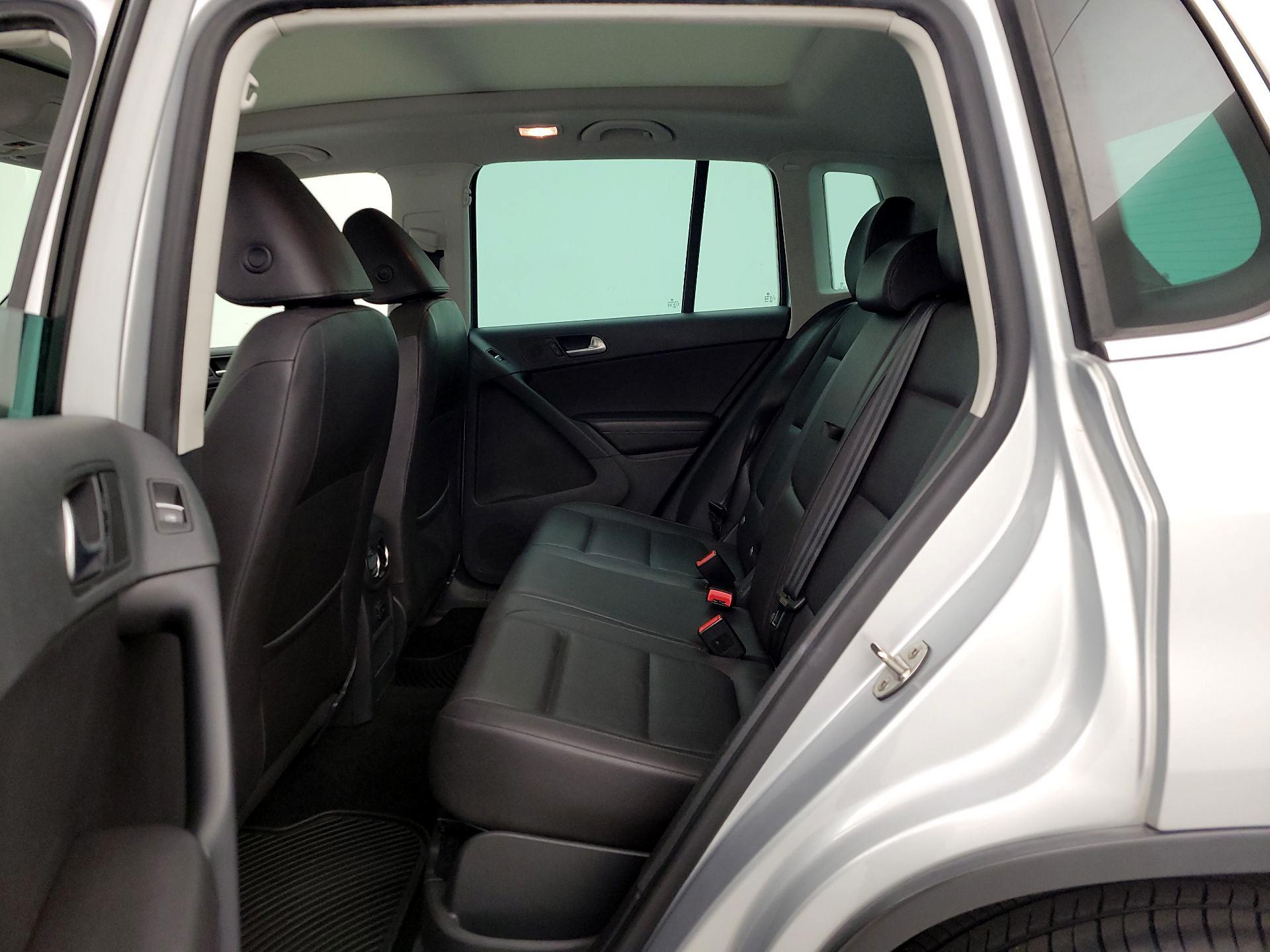 Thumbnail: 2015 Volkswagen Tiguan - 19