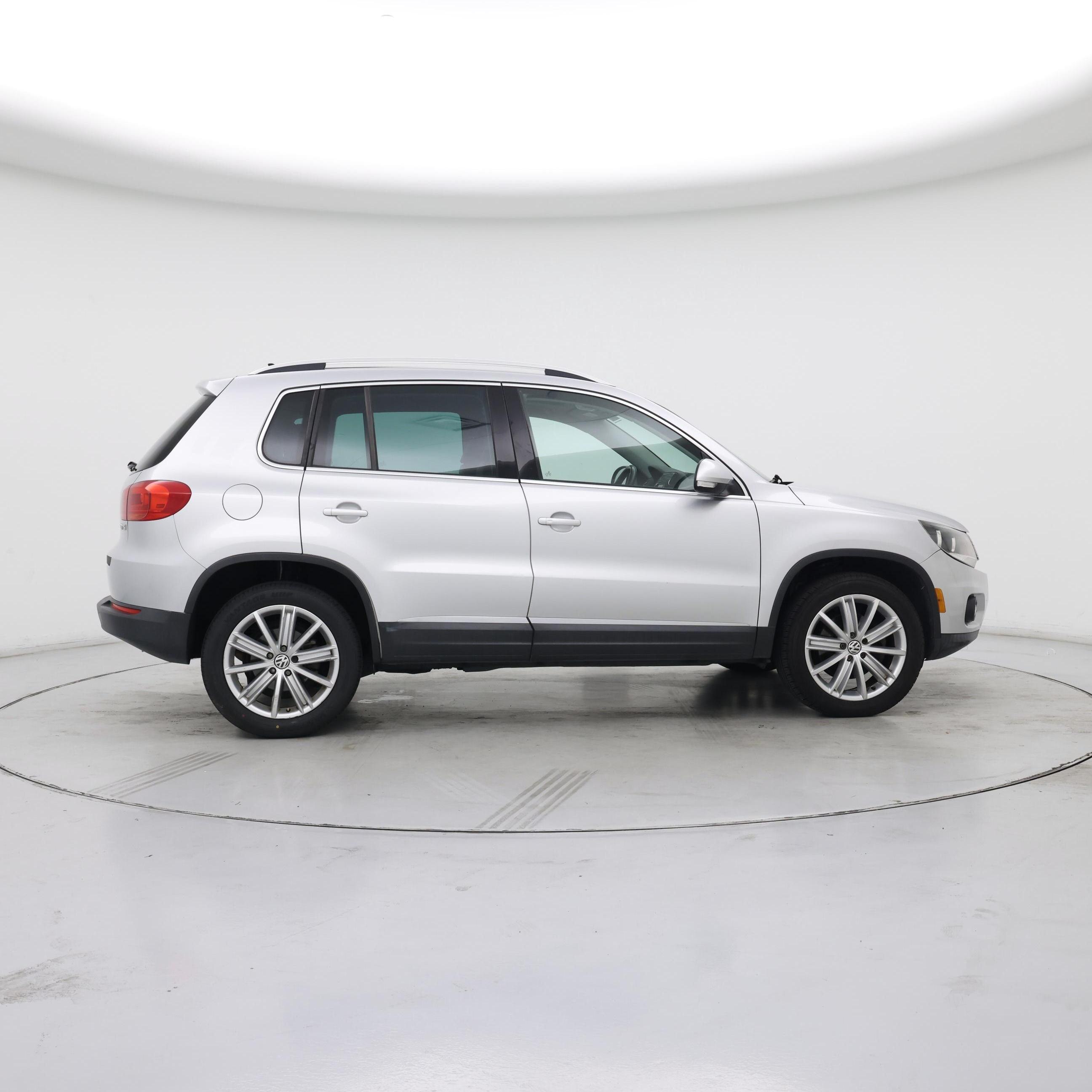 Thumbnail: 2015 Volkswagen Tiguan - 7