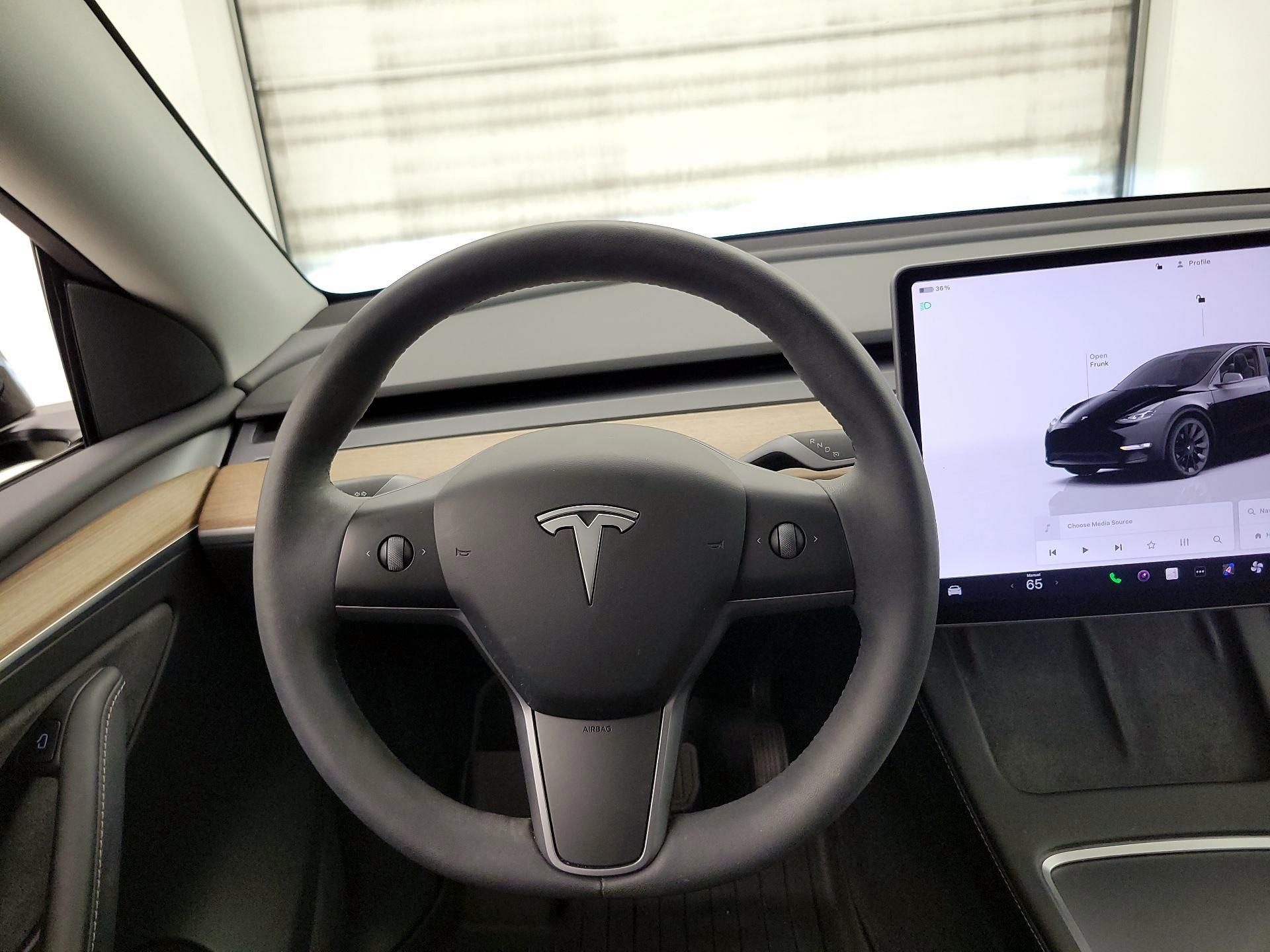 Thumbnail: 2023 Tesla Model Y - 10