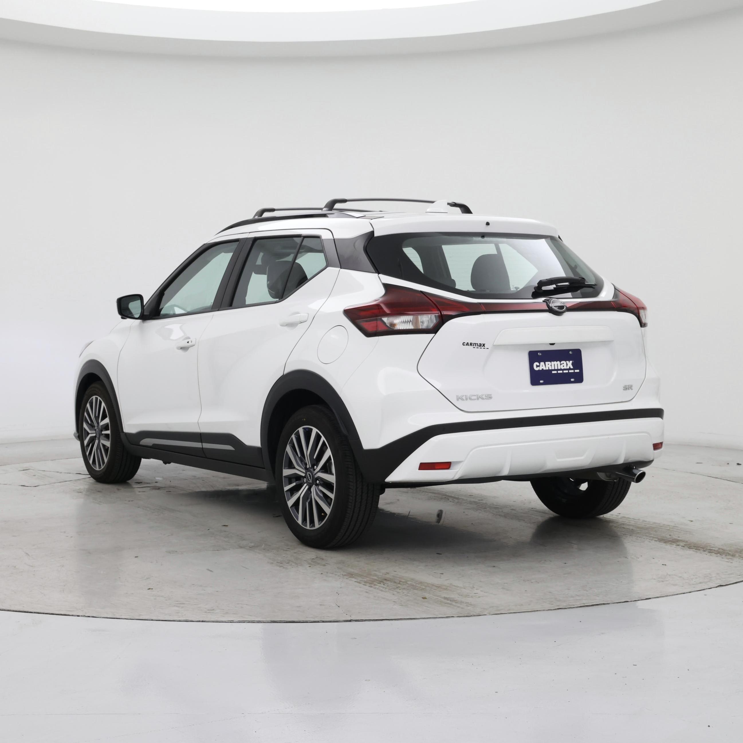 Thumbnail: 2023 Nissan Kicks - 2