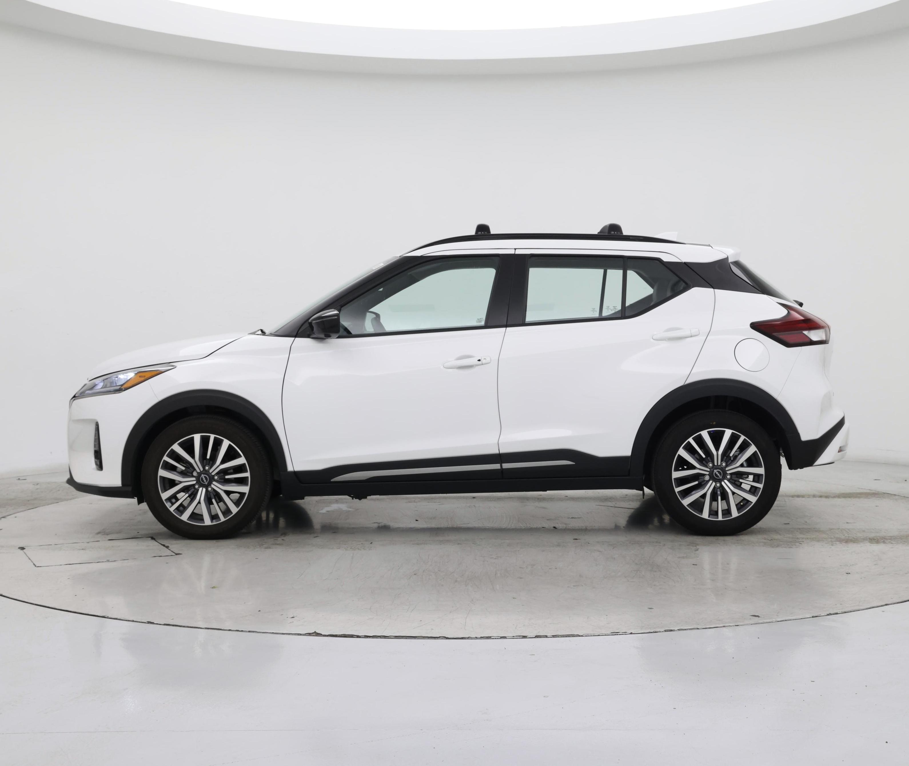 Thumbnail: 2023 Nissan Kicks - 3