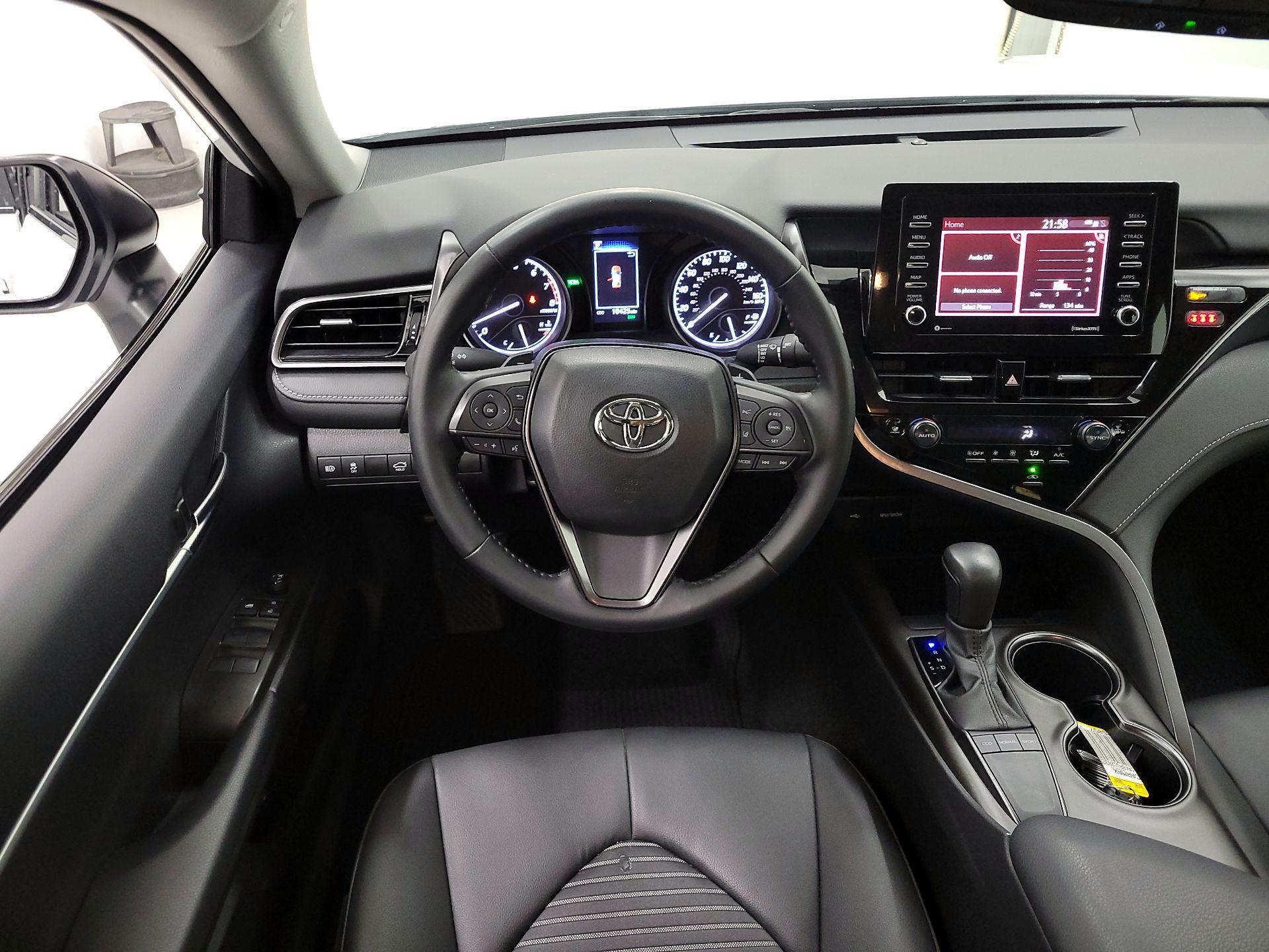 Thumbnail: 2023 Toyota Camry - 10