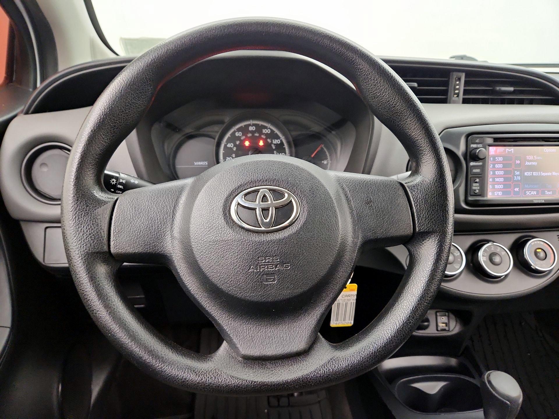Thumbnail: 2015 Toyota Yaris - 10