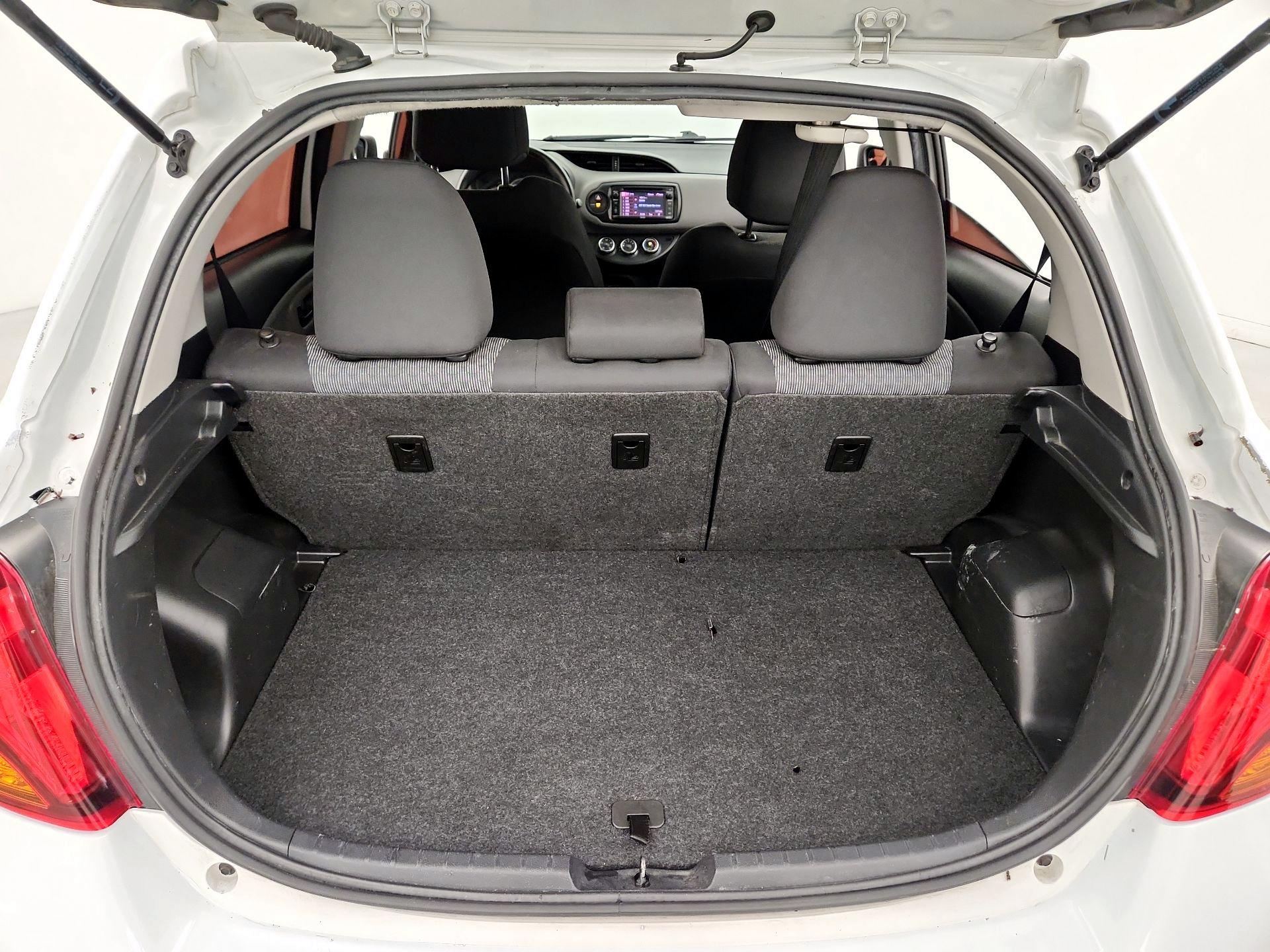 Thumbnail: 2015 Toyota Yaris - 19