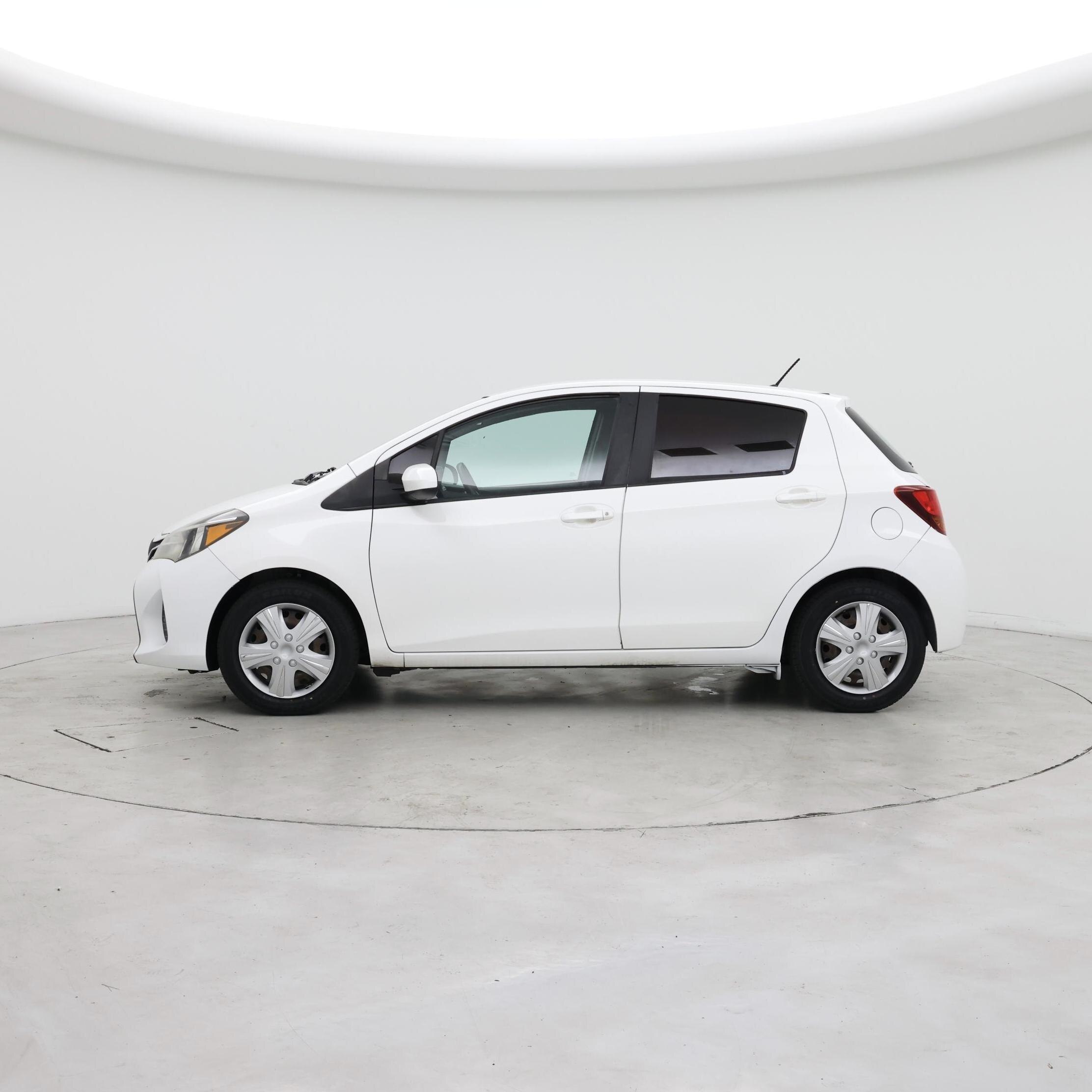 Thumbnail: 2015 Toyota Yaris - 3