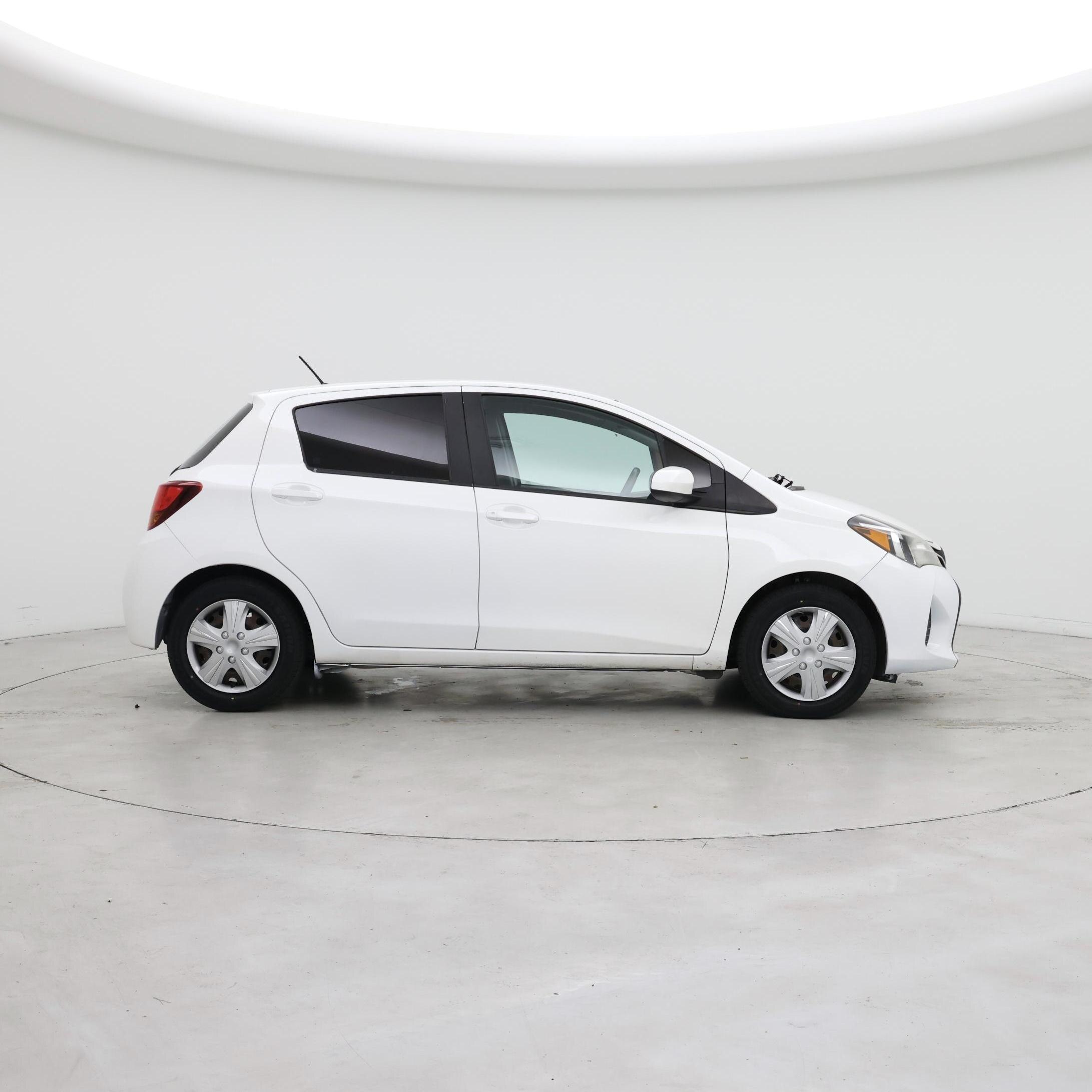 Thumbnail: 2015 Toyota Yaris - 7