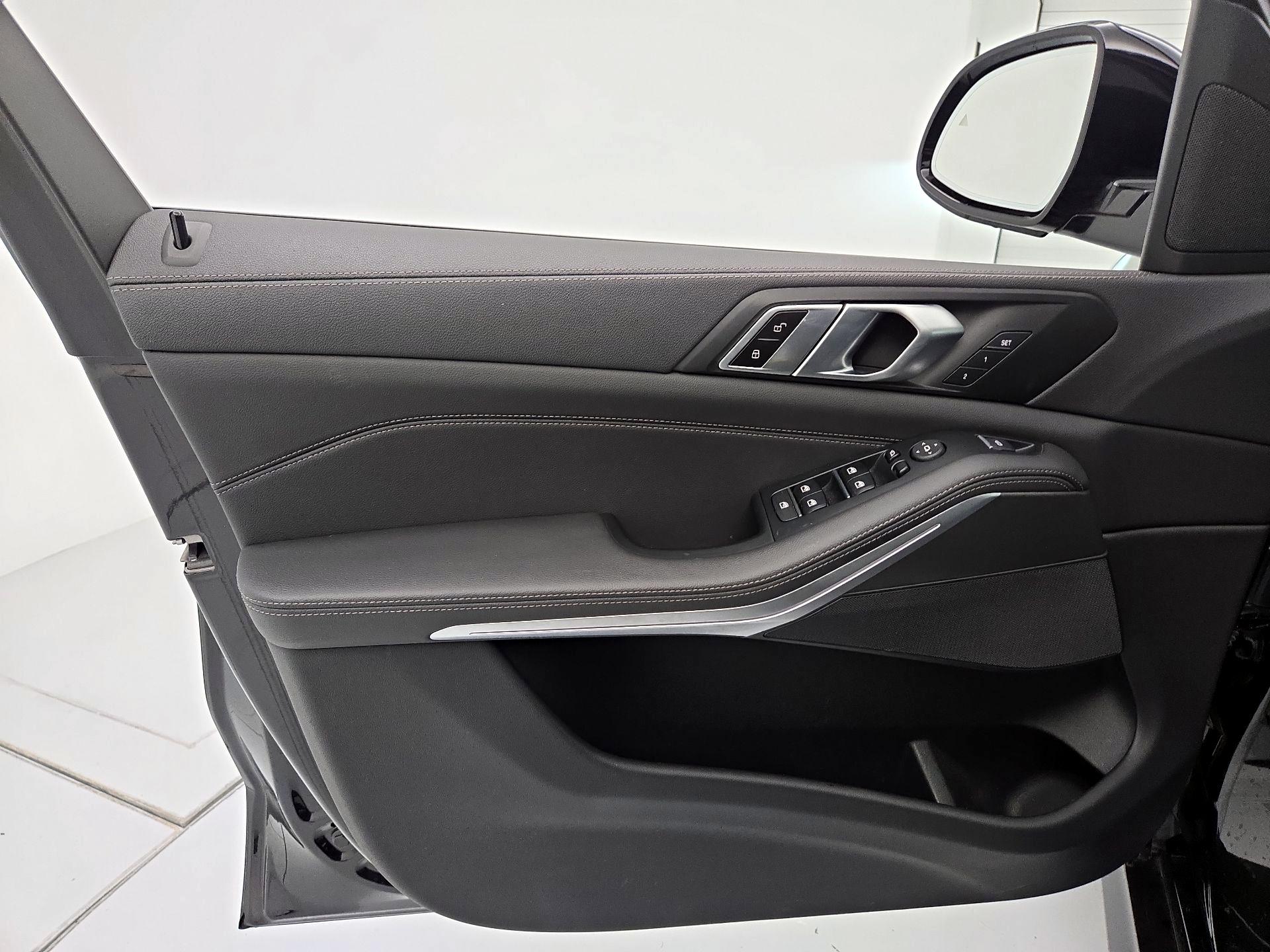 Thumbnail: 2022 BMW X5 - 12