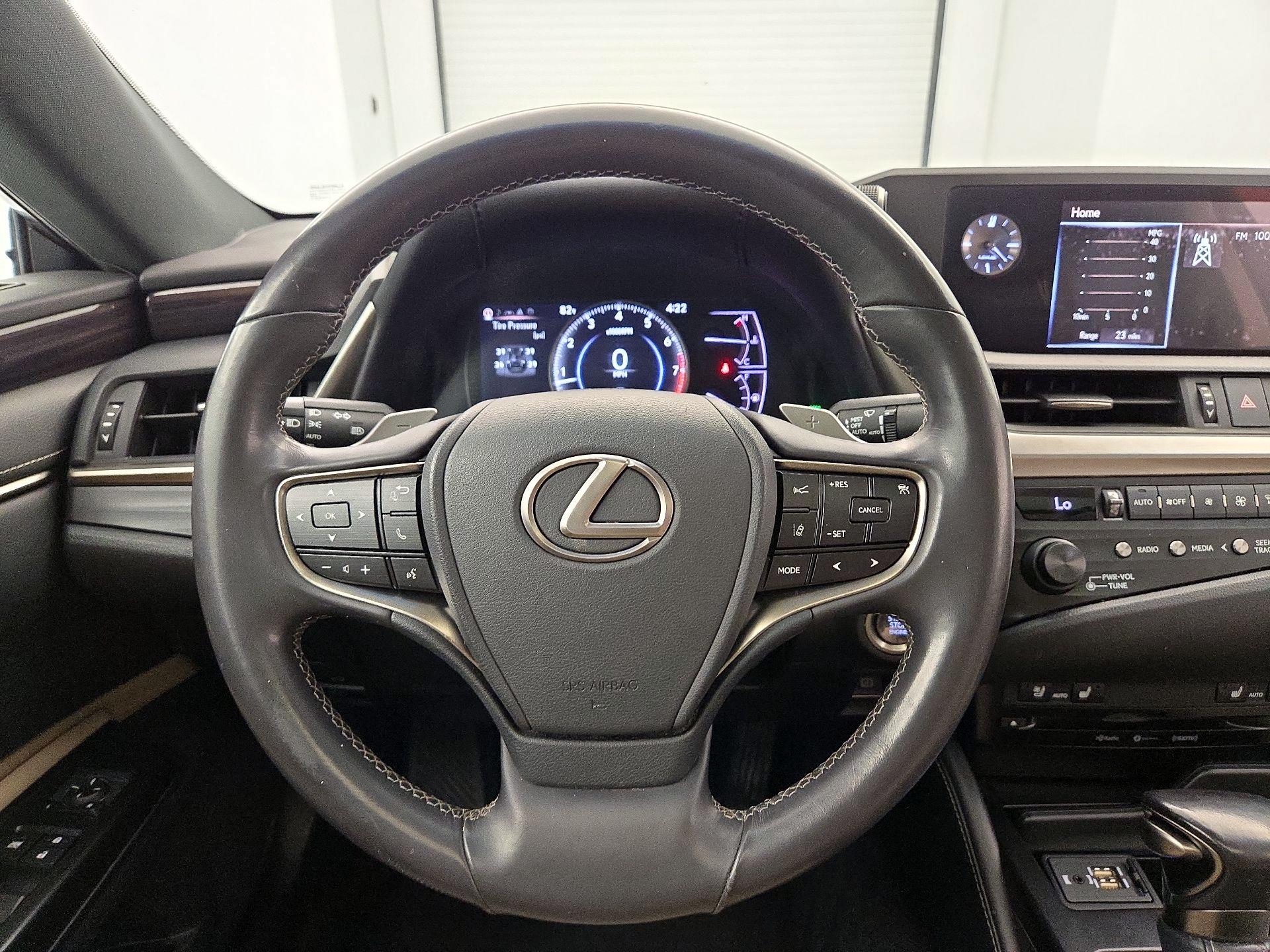 Thumbnail: 2019 Lexus ES - 10