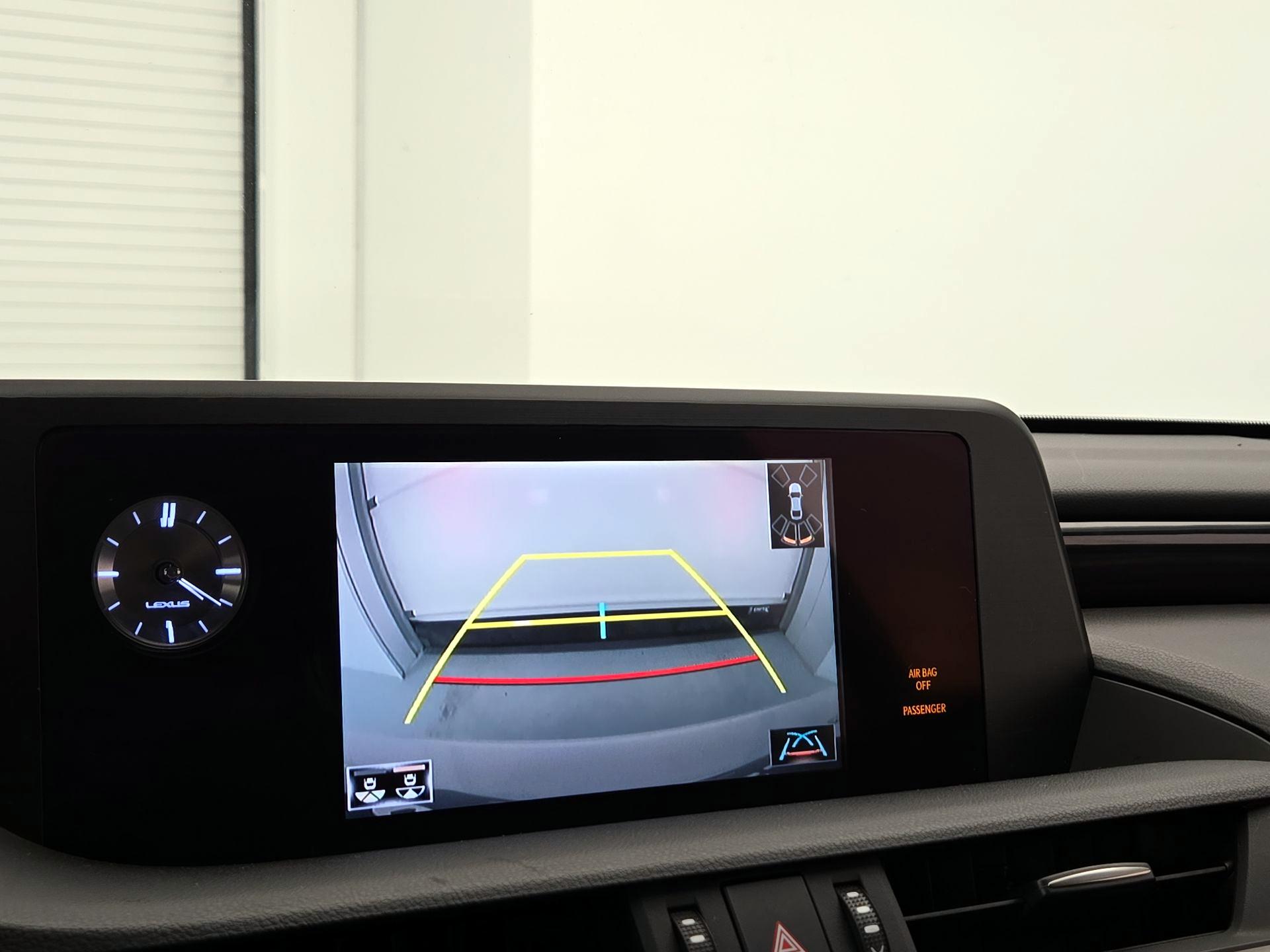 Thumbnail: 2019 Lexus ES - 14