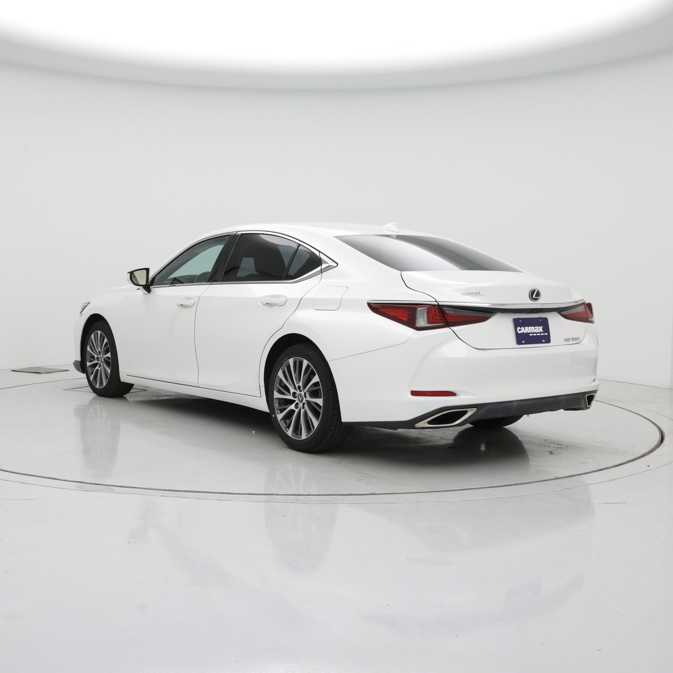 Thumbnail: 2019 Lexus ES - 2