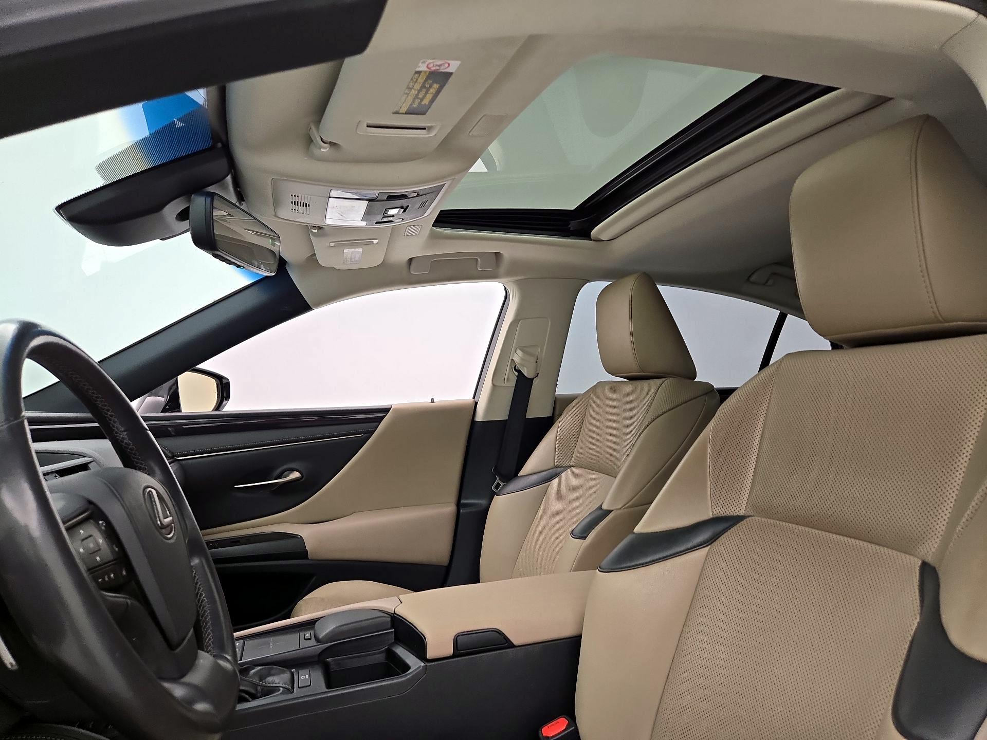 Thumbnail: 2019 Lexus ES - 19